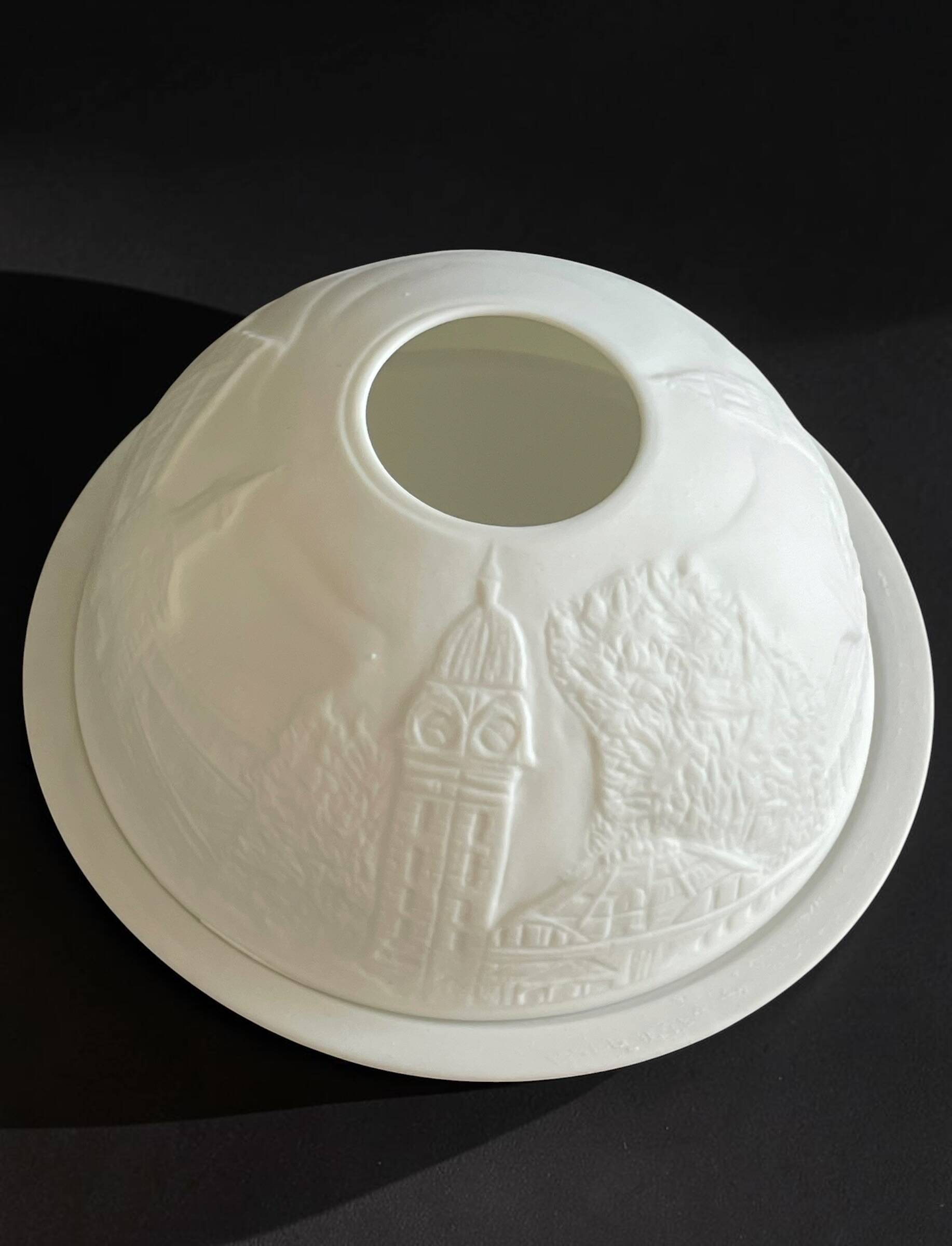 Porcelain lithophane photophore from Limoges