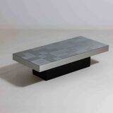 Table basse géométrique avec surface en métal brossé (années 1970)