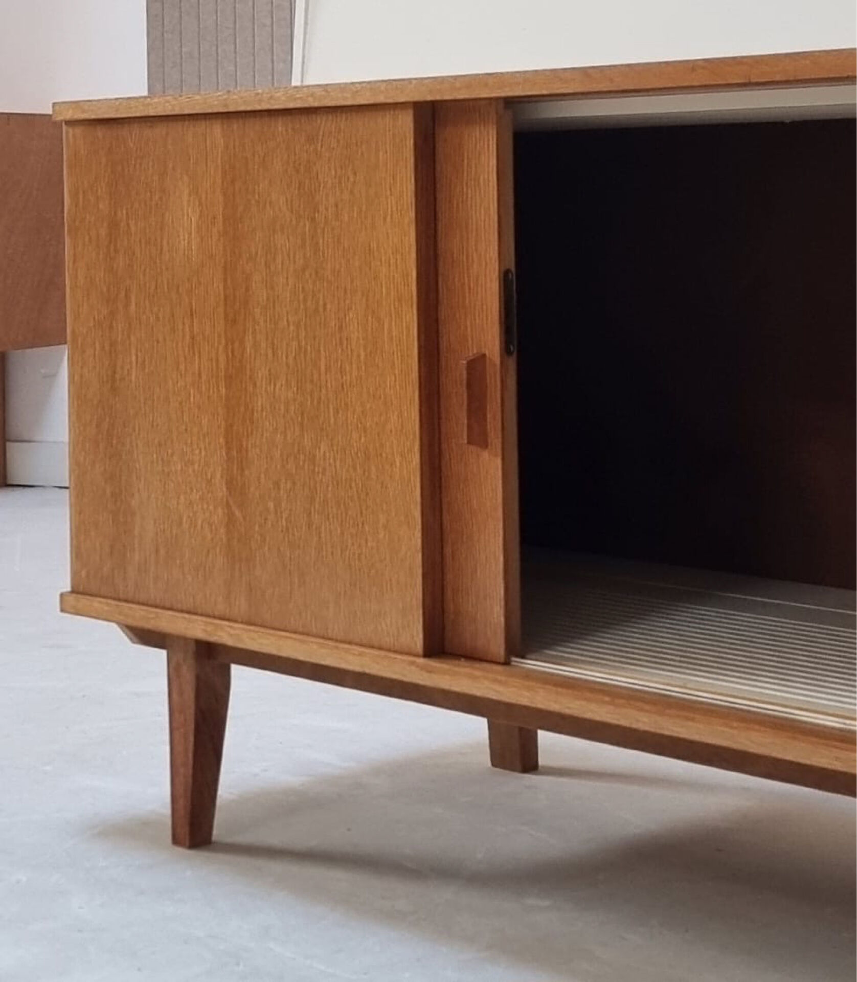 Buffet du milieu du siècle