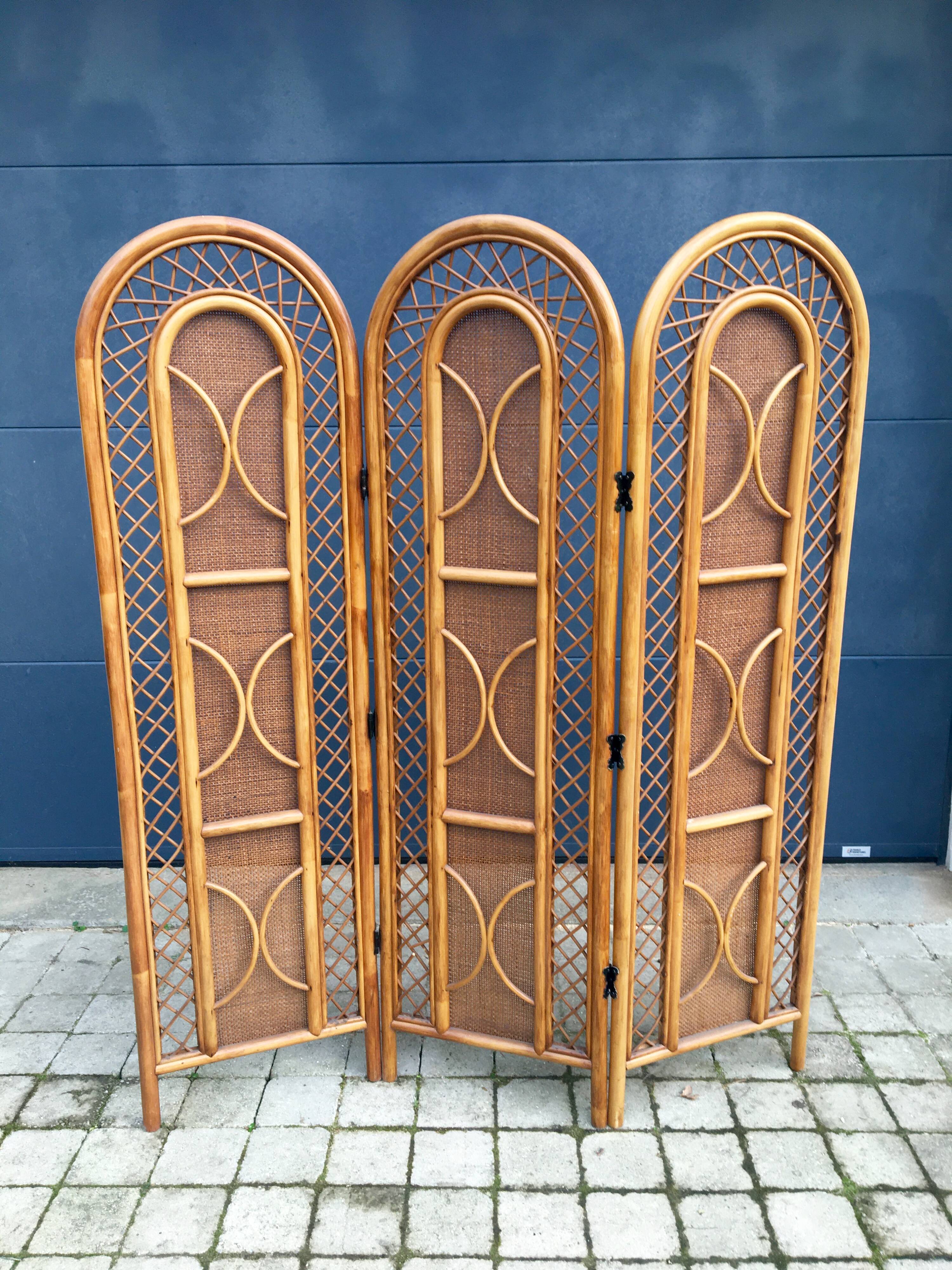 Wicker and rattan screen