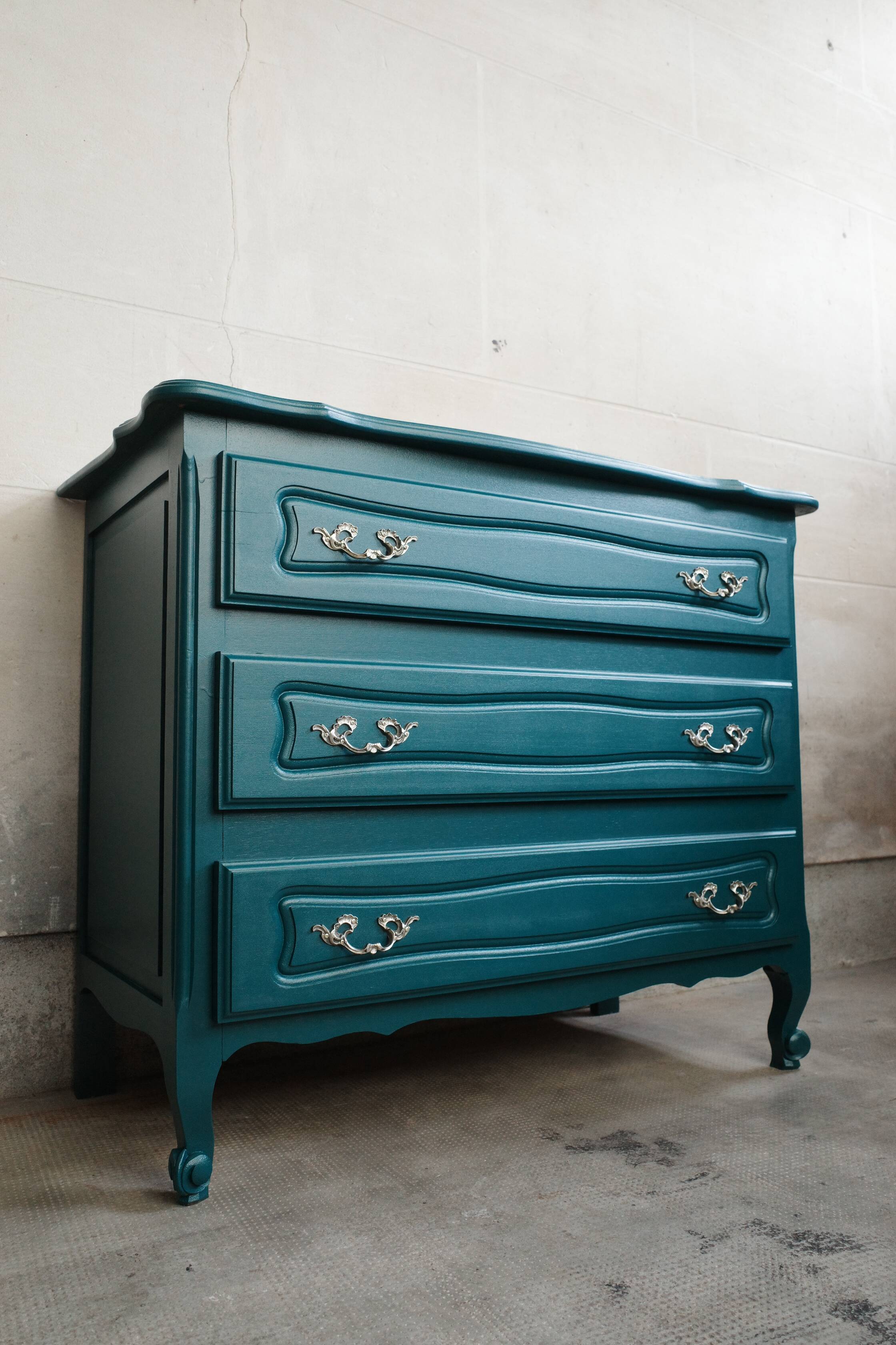 Vintage emerald green chest of drawers