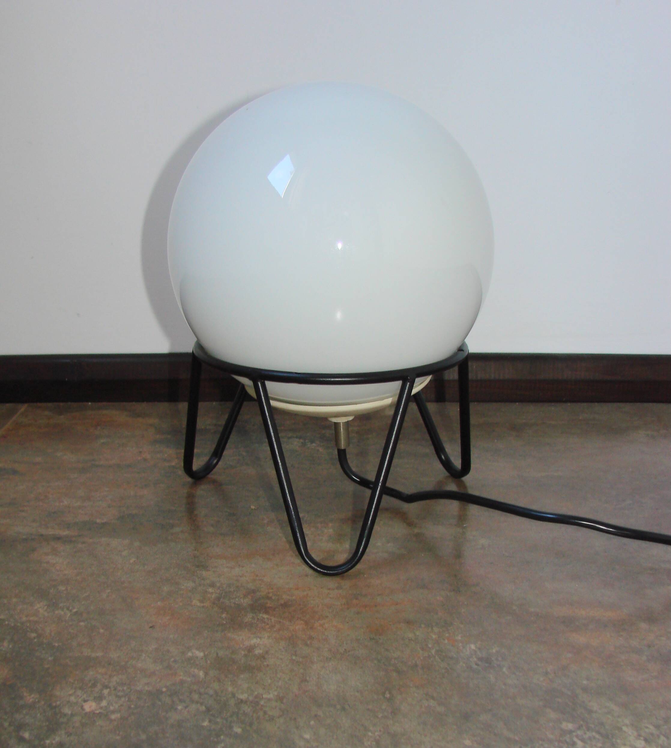 Vintage globe lamp – 1980s, frosted glass, metal frame, E27
