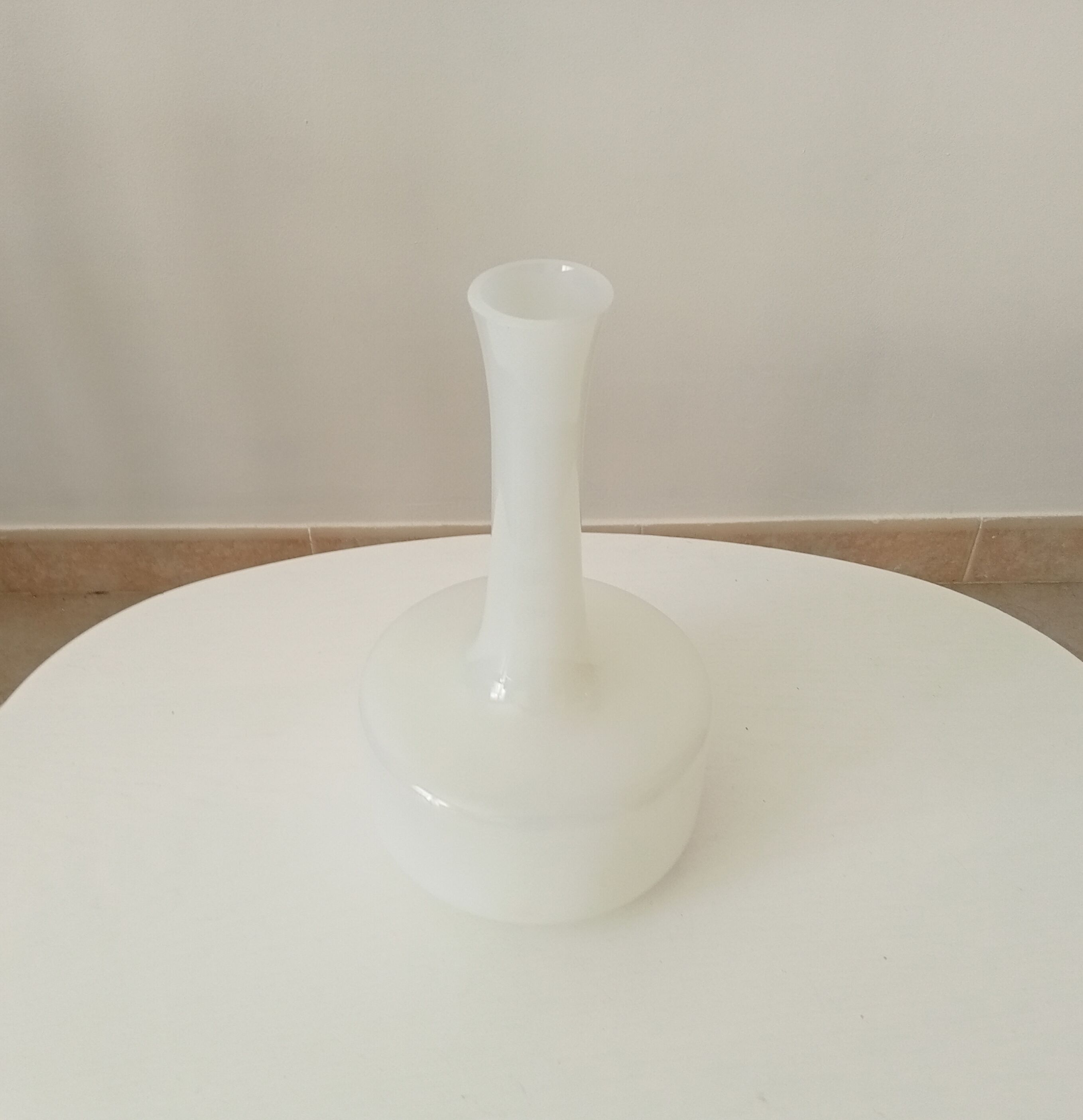 Vintage opaline soliflore in the 60s