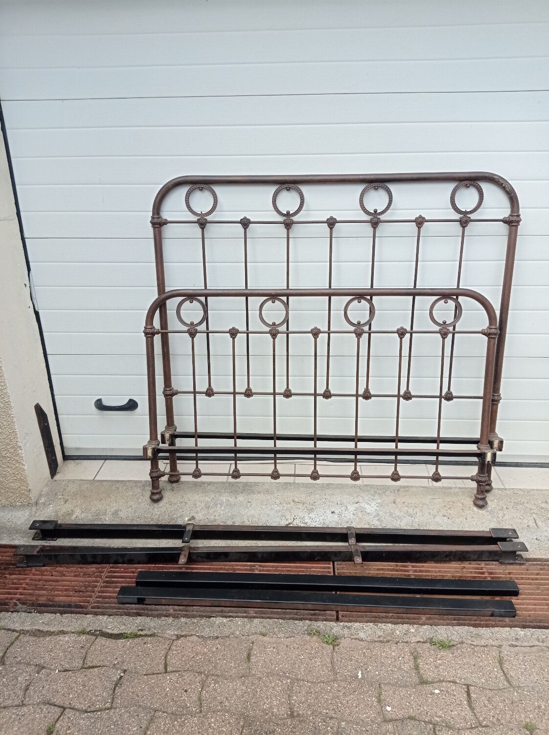 Iron bed