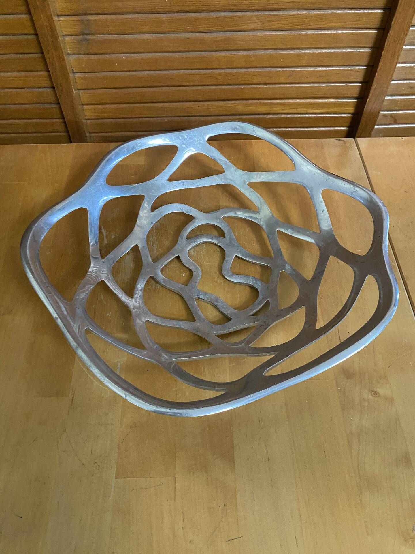 Vintage Style Aluminium Centrepiece Bowl #E406