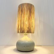 Pied de Lampe vintage en grès céramique beige gris abat-jour en raphia 1970