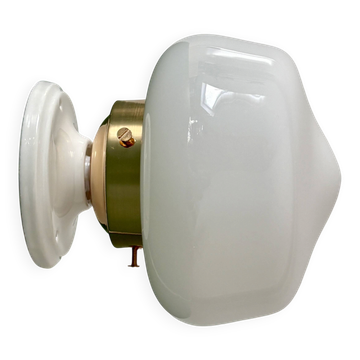Vintage Art Deco globe wall light in white opaline.