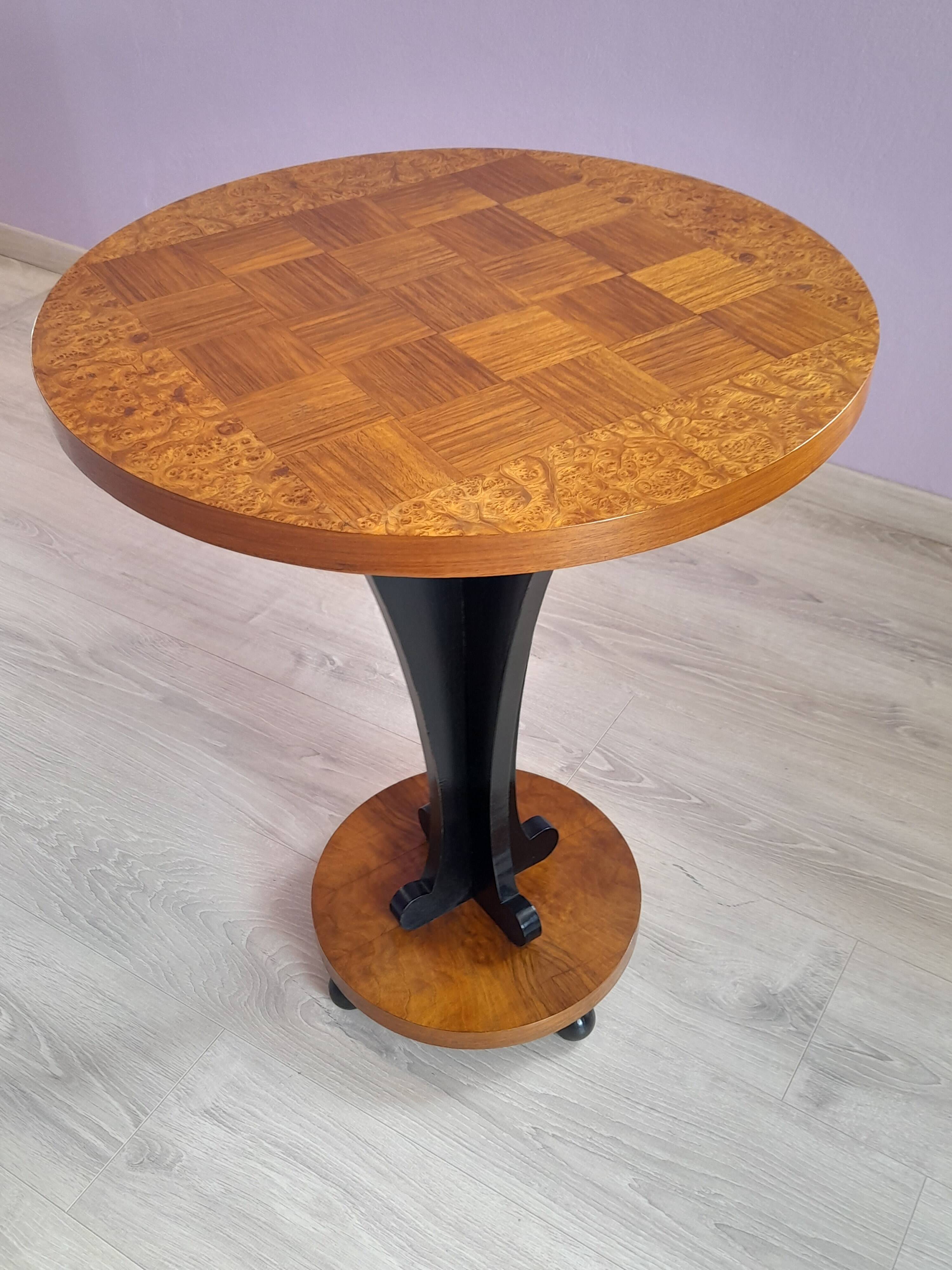 Art Deco pedestal table