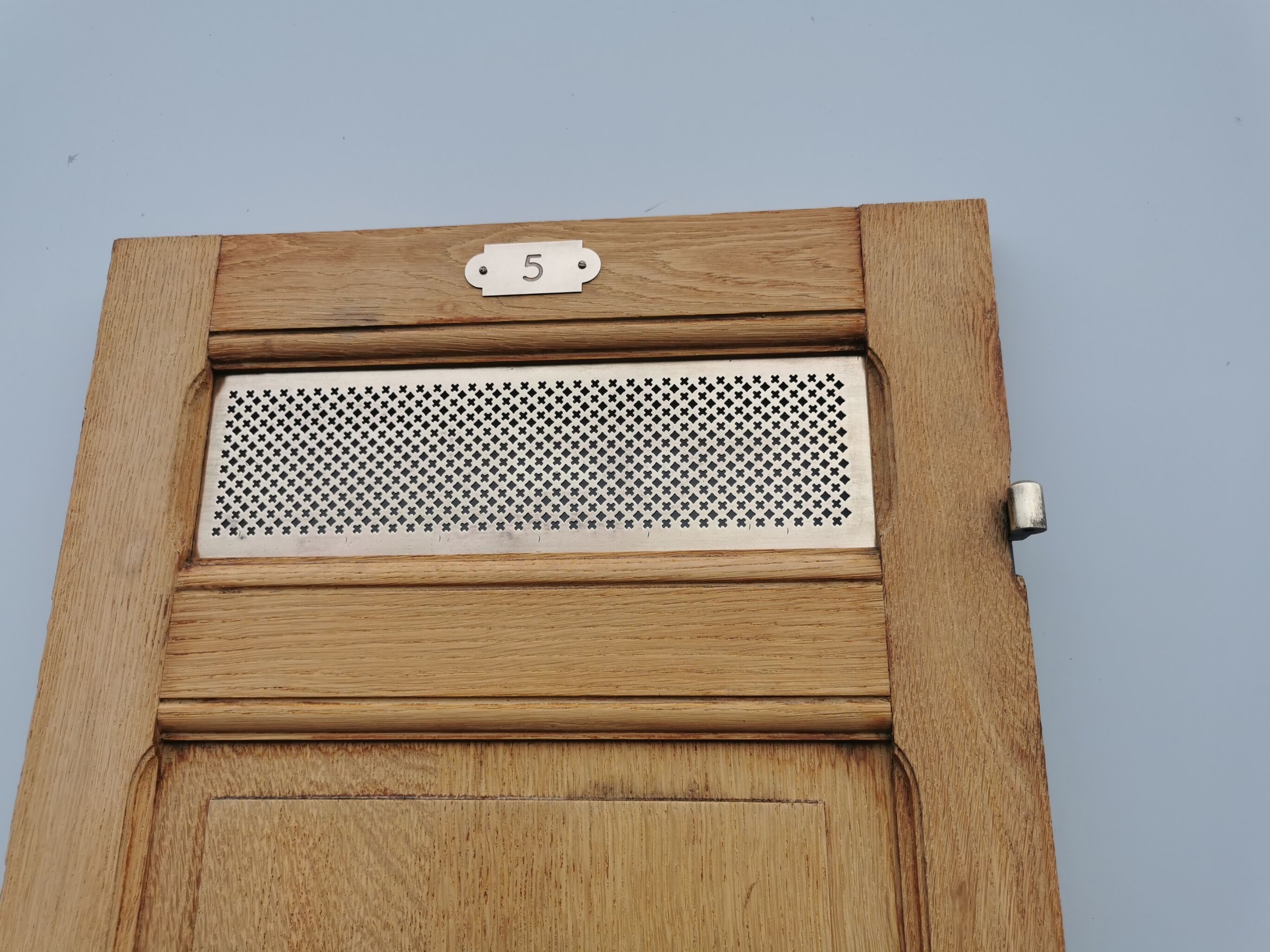 locker room door of the Bank of France year 40