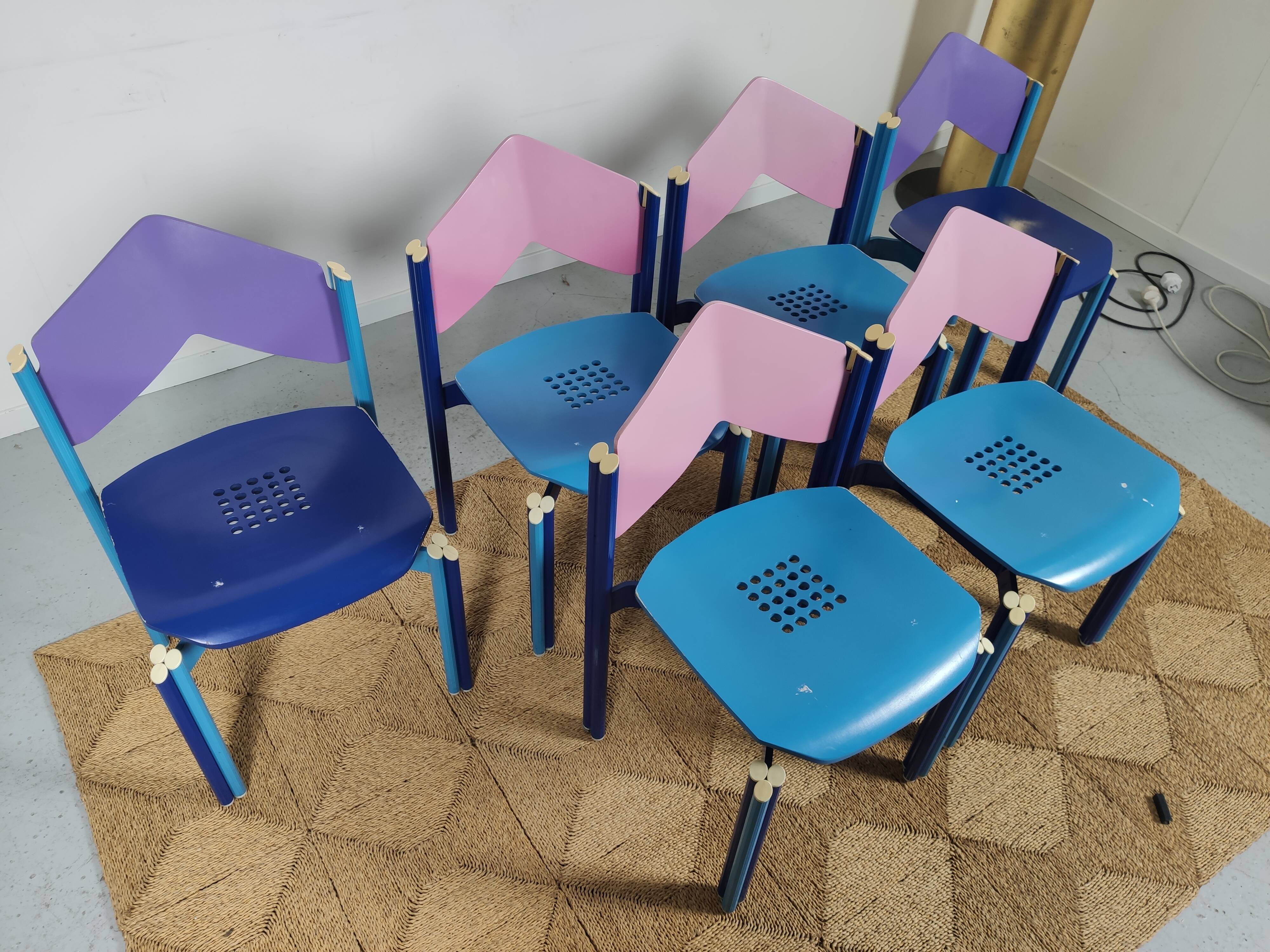 set 6 multicolored chairs 80s