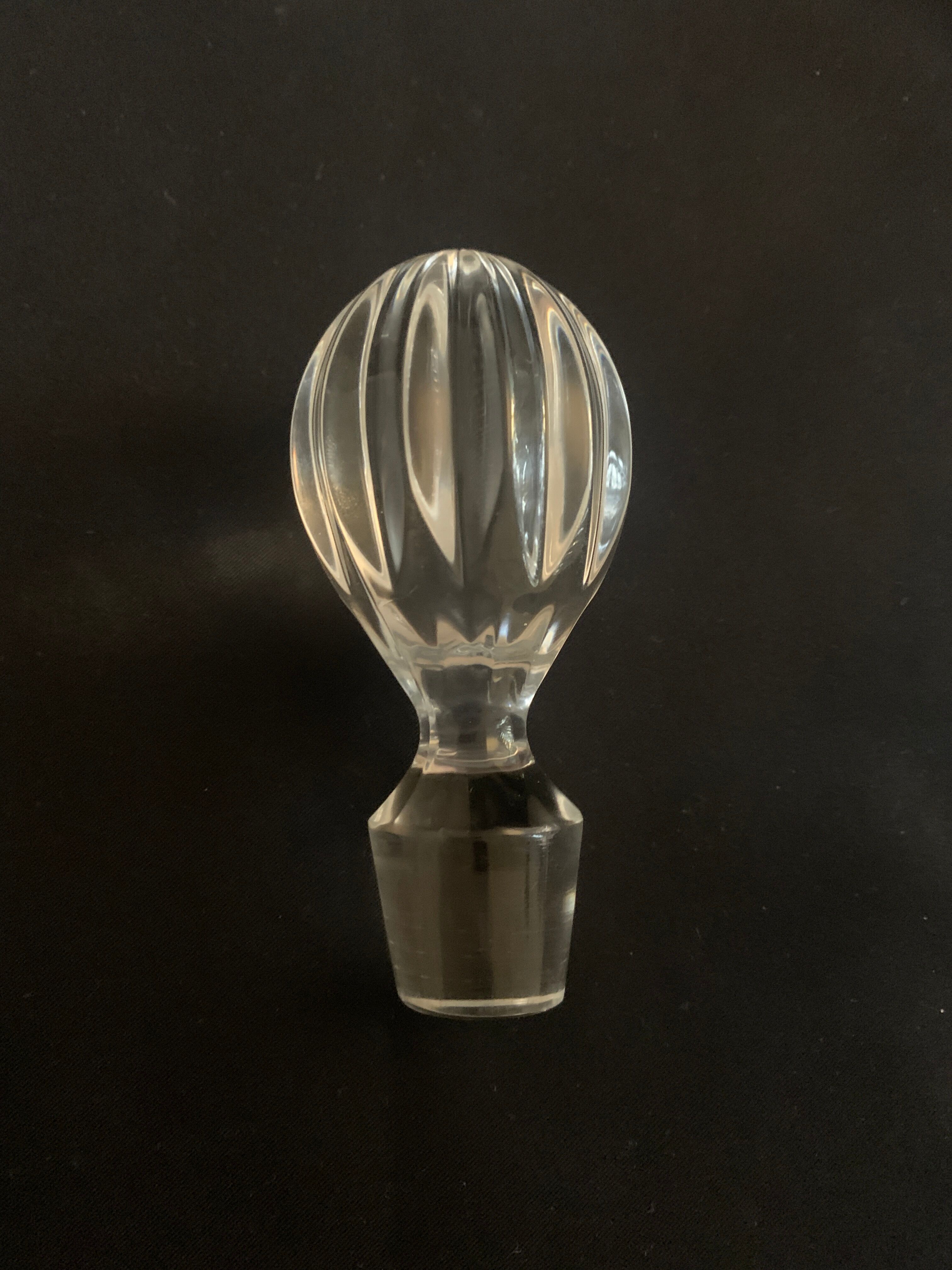 Crystal decanter and its six glasses