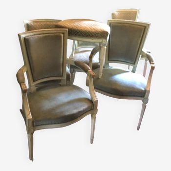 Ensemble de 4 chaises et 2 fauteuils de style louis xvi en bois patiné crème