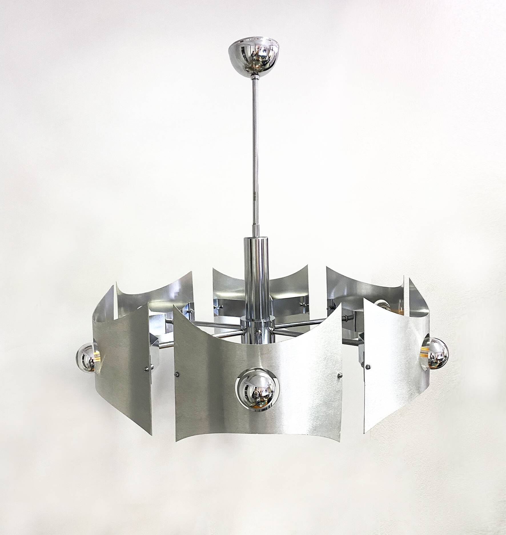 Large Space-Age chandelier from the 60s/70s.