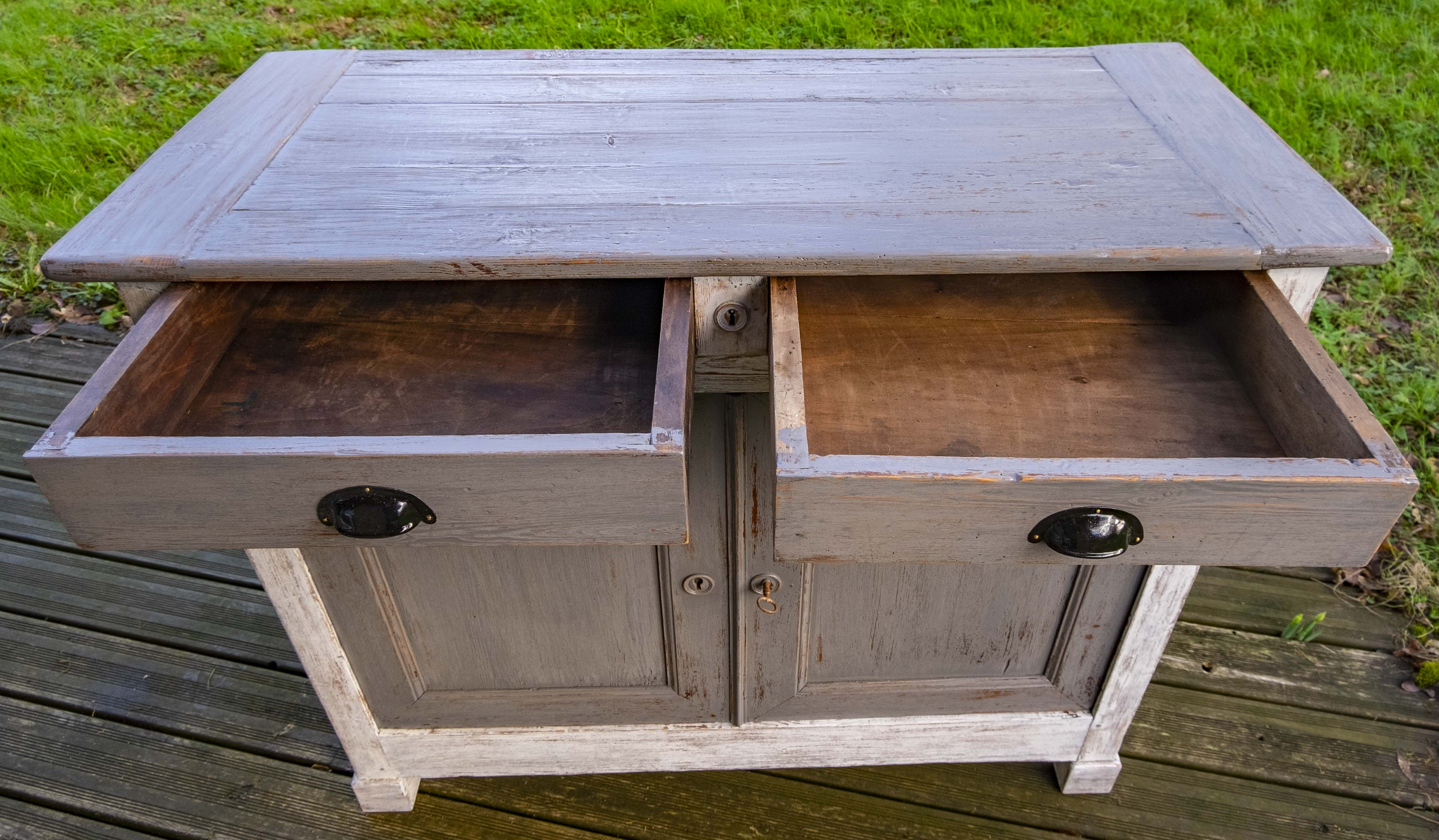 Buffet de campagne patiné