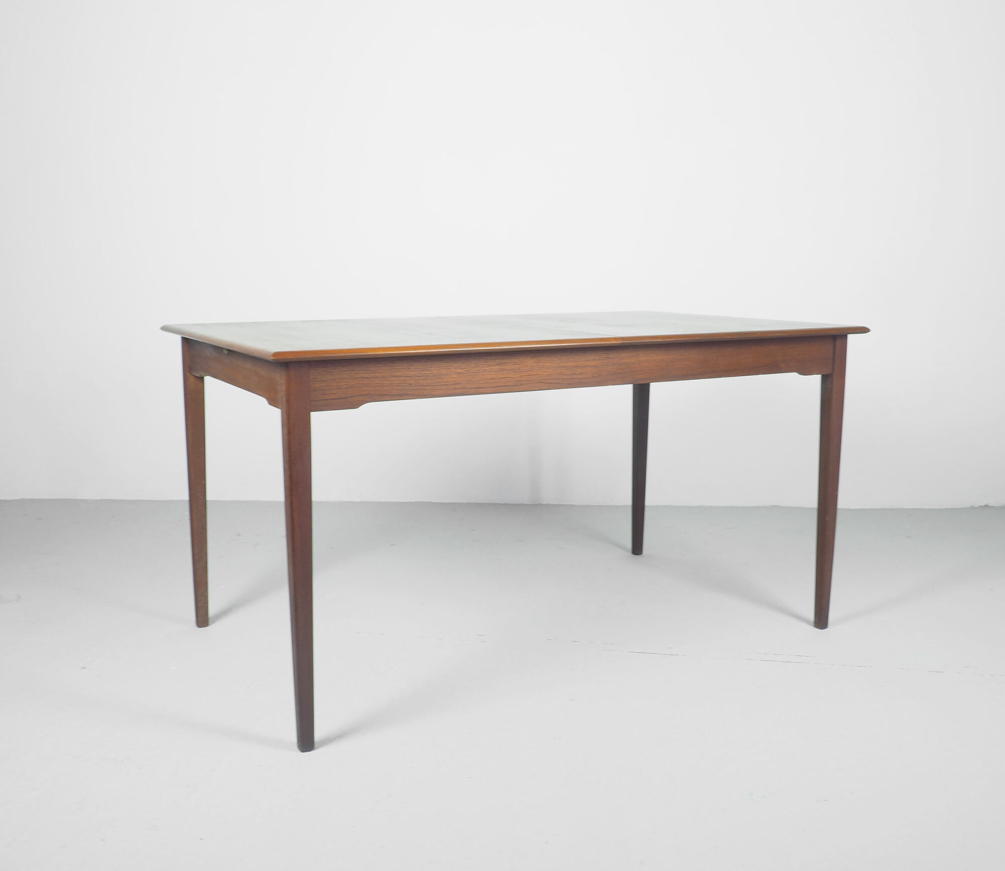 Extendable dinning table in teak, 1960