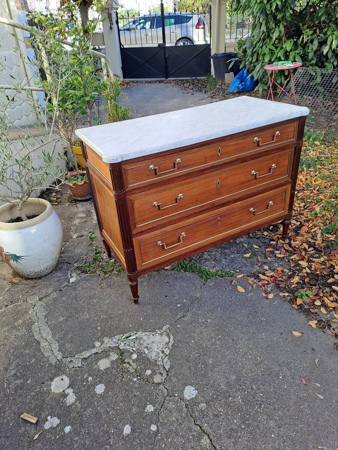 Louis XVI chest of drawers, mahogany, late 18th century, early 19th century