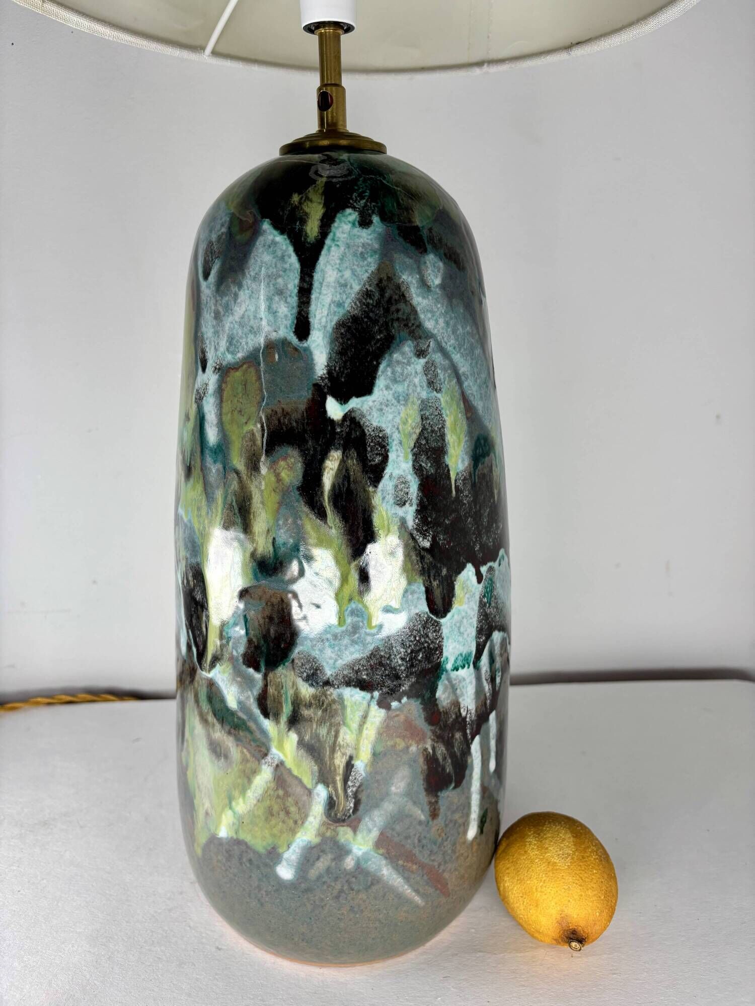 Sculptural lamp in glazed ceramic, Scandinavian style, 1970s.