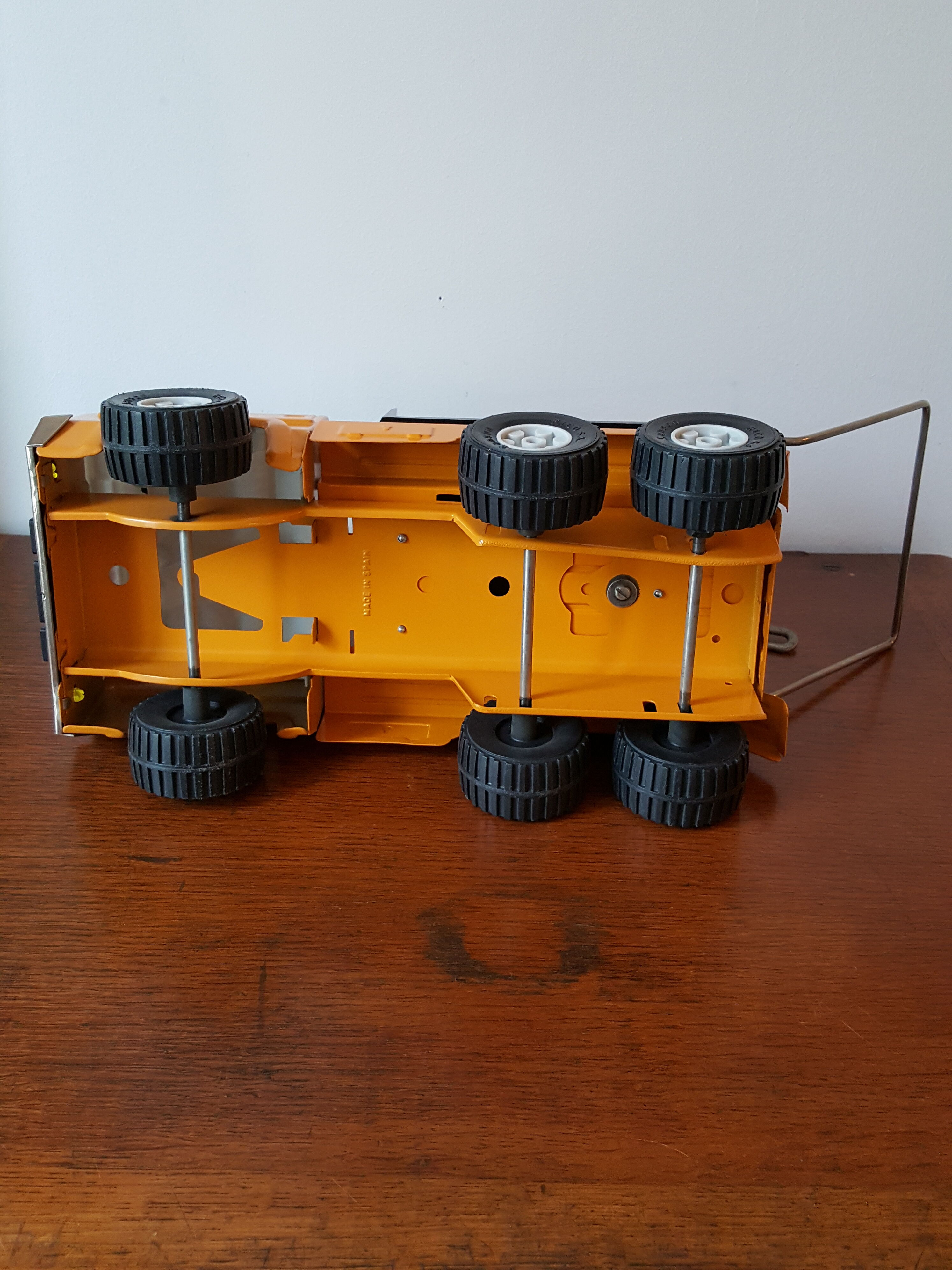 old truck sheet metal crane Sanson Junior Rico Espana 70s