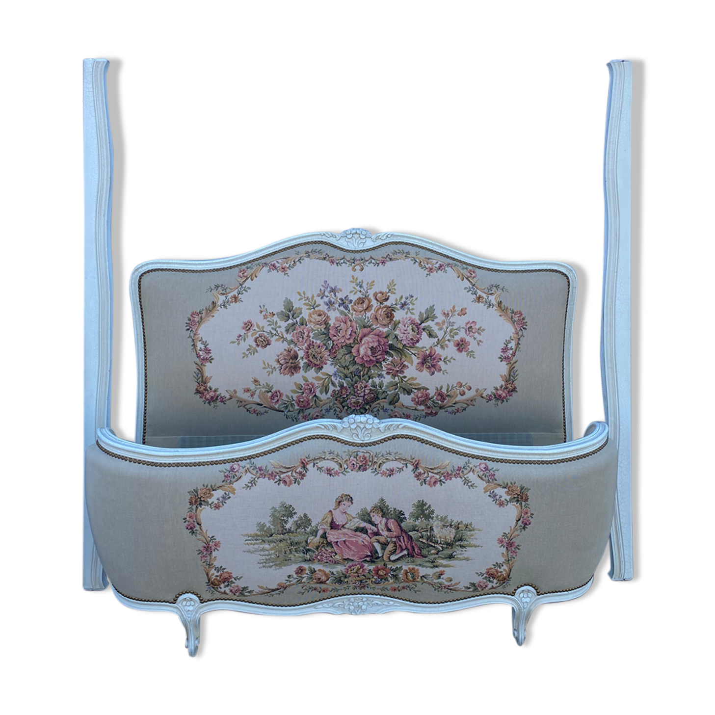 Romantic upholstered Louis XV basket bed