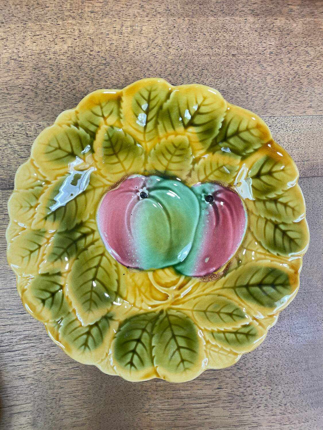 6 dessert plates in Sarreguemines barbotine.