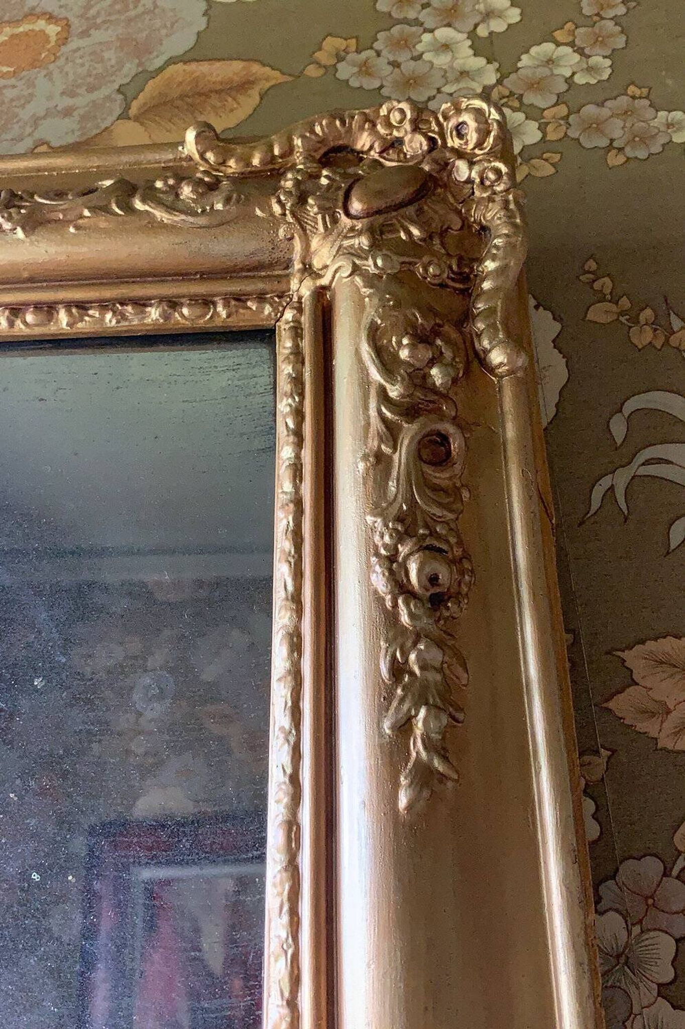 Antique gilded flower mirror, restoration