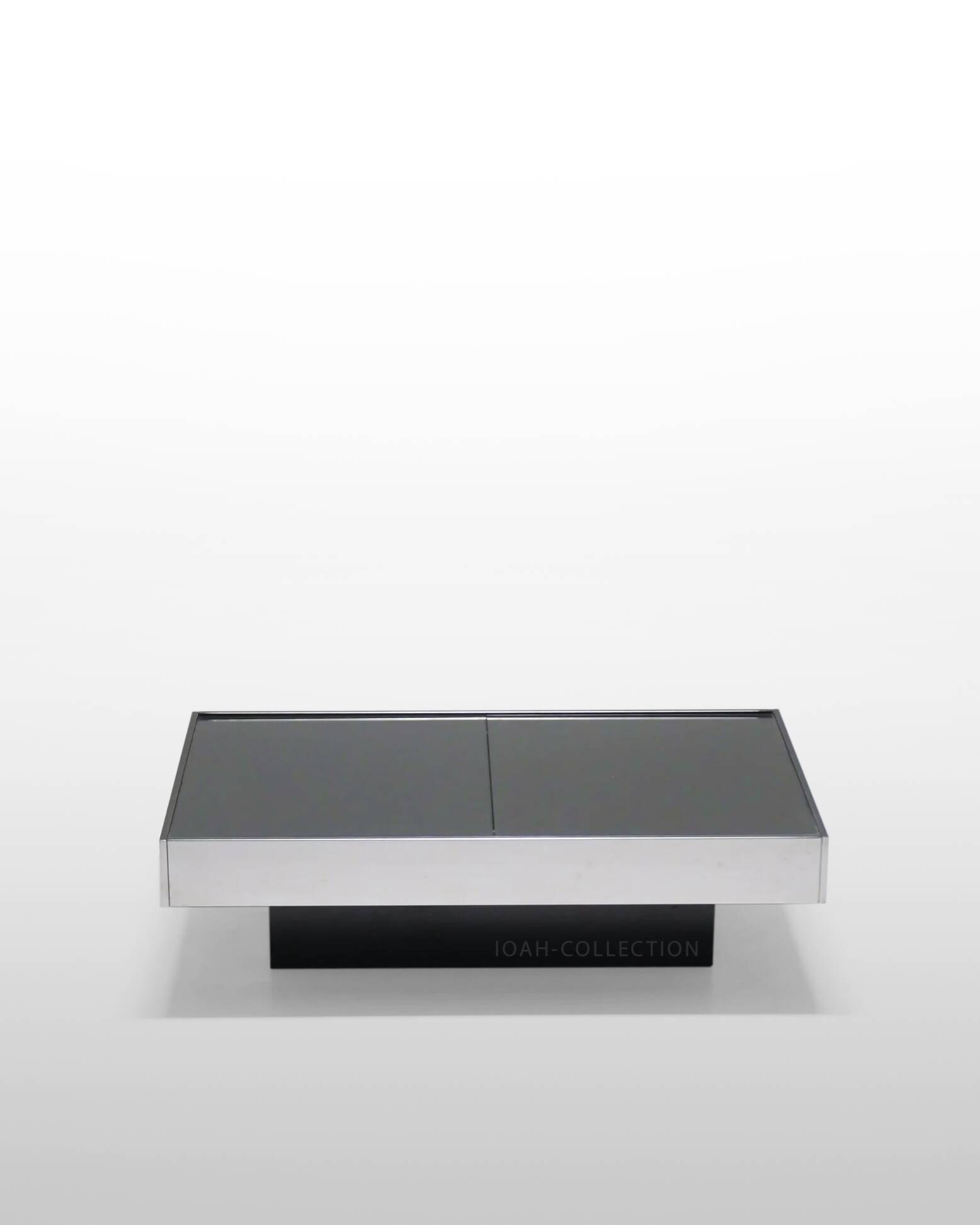 Coffee table bar by Willy Rizzo, Cidue, circa 1970.