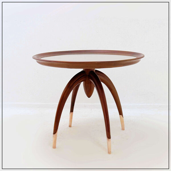 Table d'appoint ronde Art déco en bois avec pieds courbés et pieds en laiton