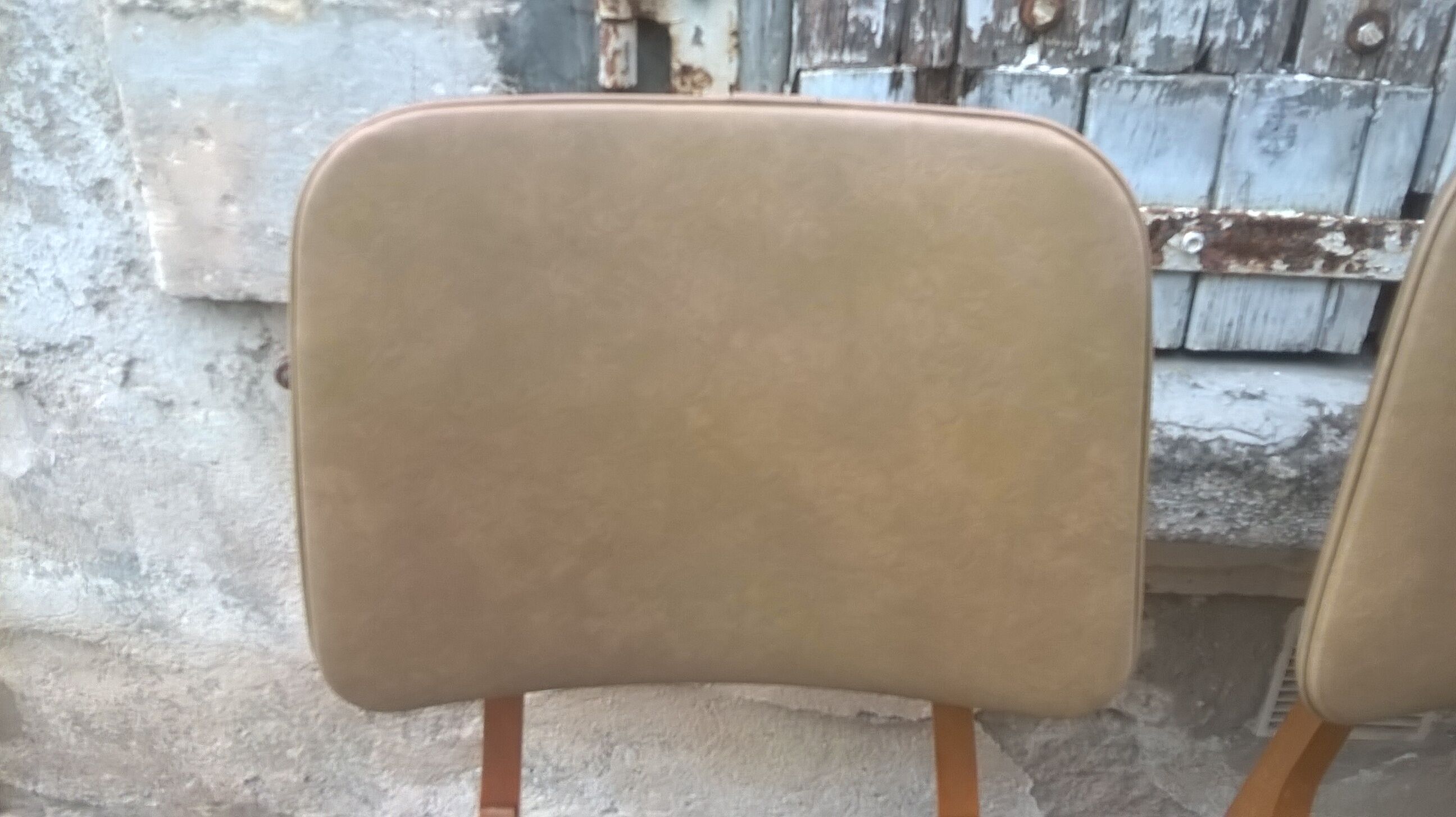 5 chaises style scandinave
