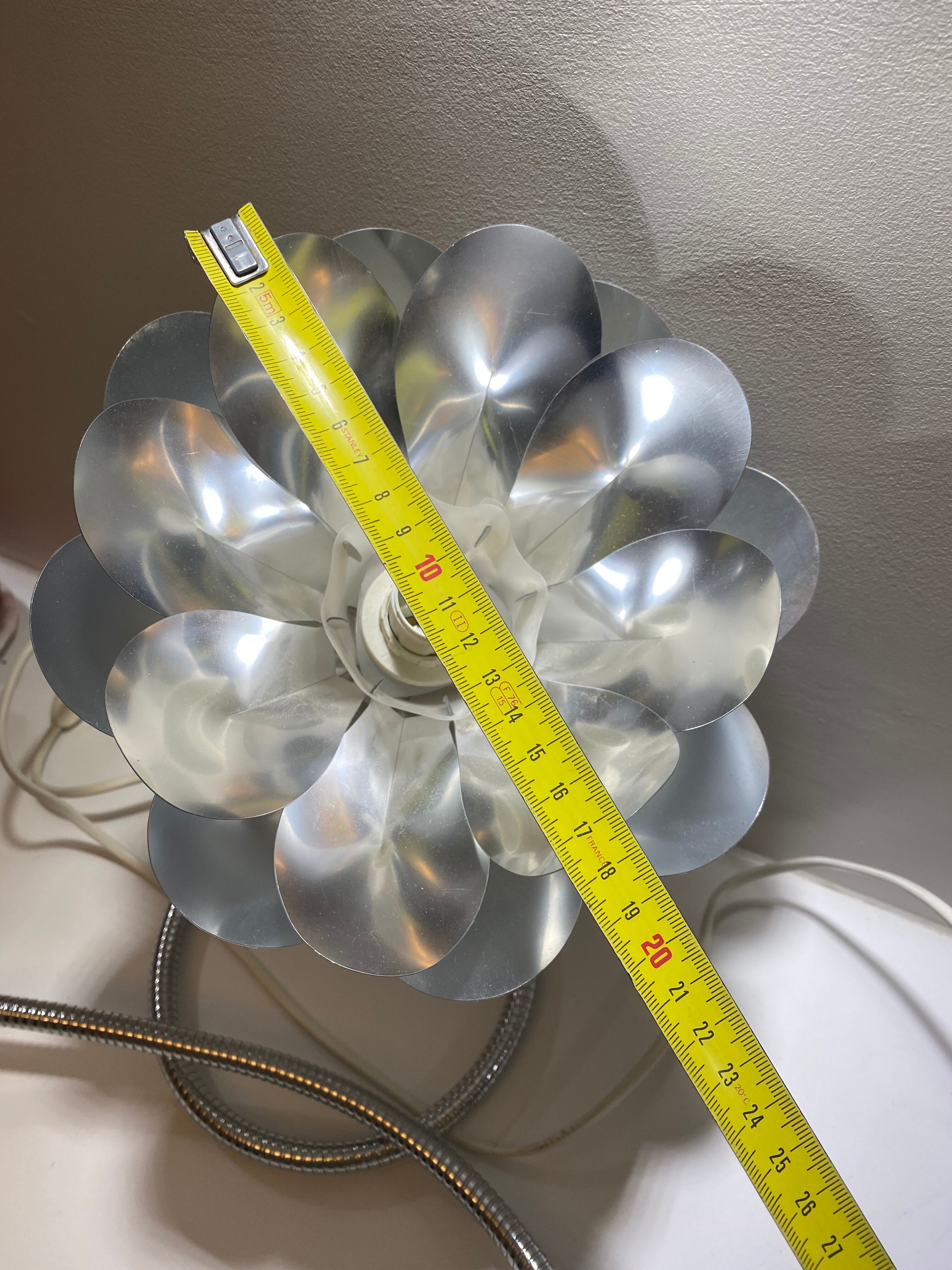 Pair of vintage flower bedside lamps