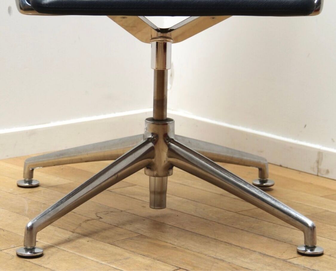 Office chair by Arrows