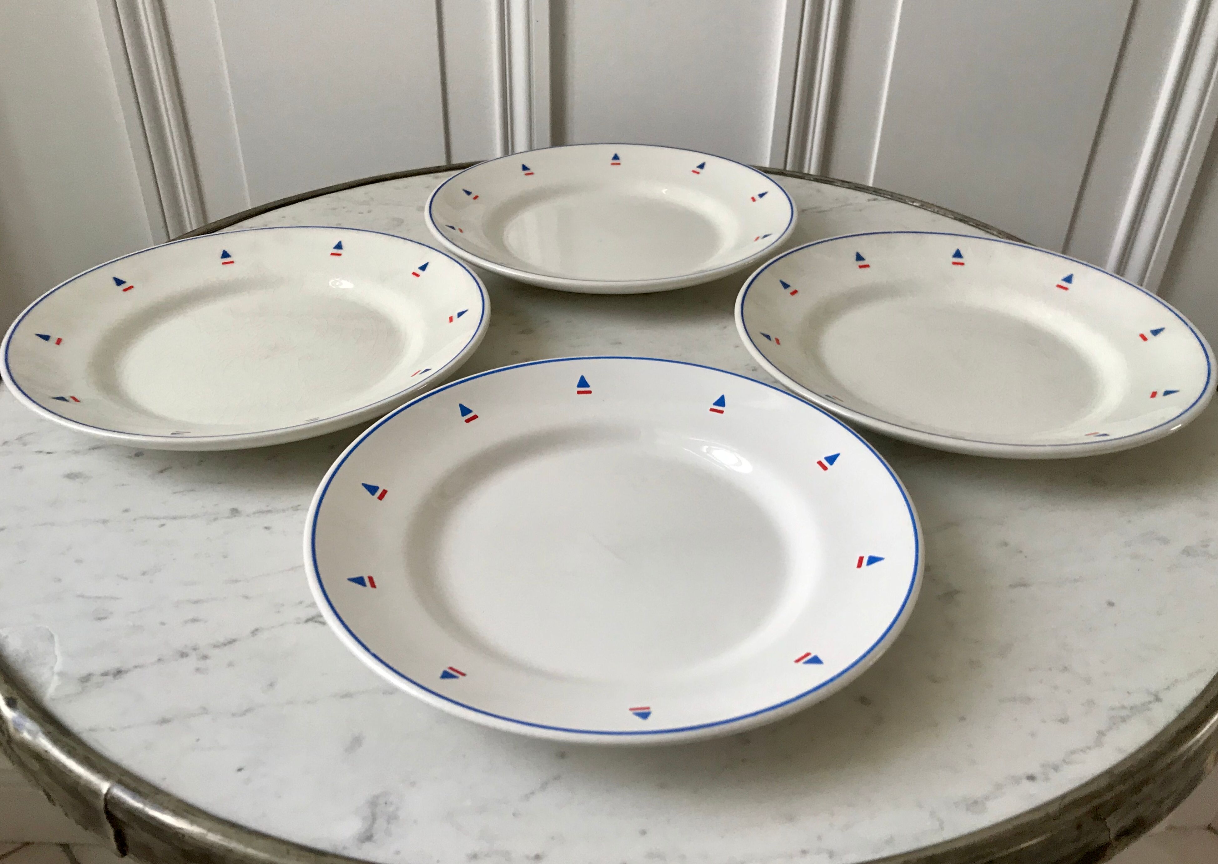 Lot de 4 assiettes à desssert motifs géométiques
