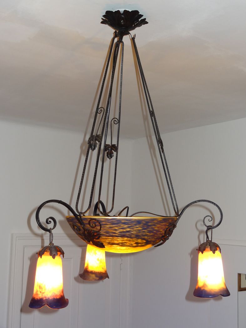 Art Deco Lustre Noverdy France in beaten iron