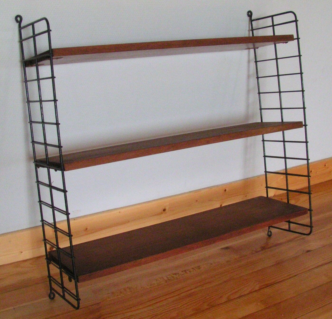 String 60s teak shelf