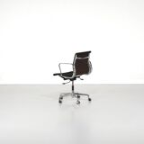 Office chair "EA 117" Charles Ray Eames for ICF USA 1969.