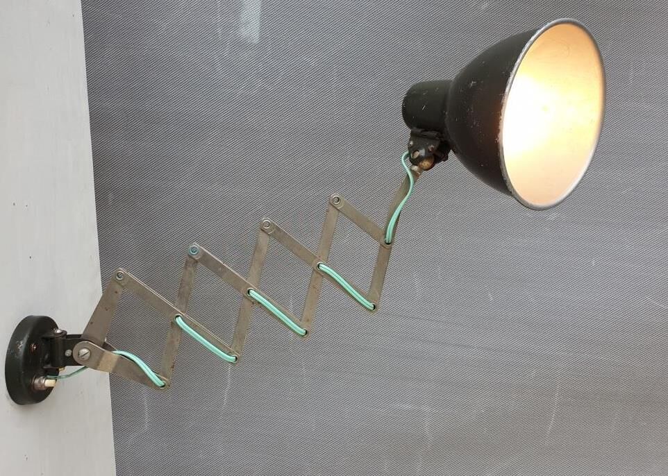 Accordion lamp 1950 push button on base