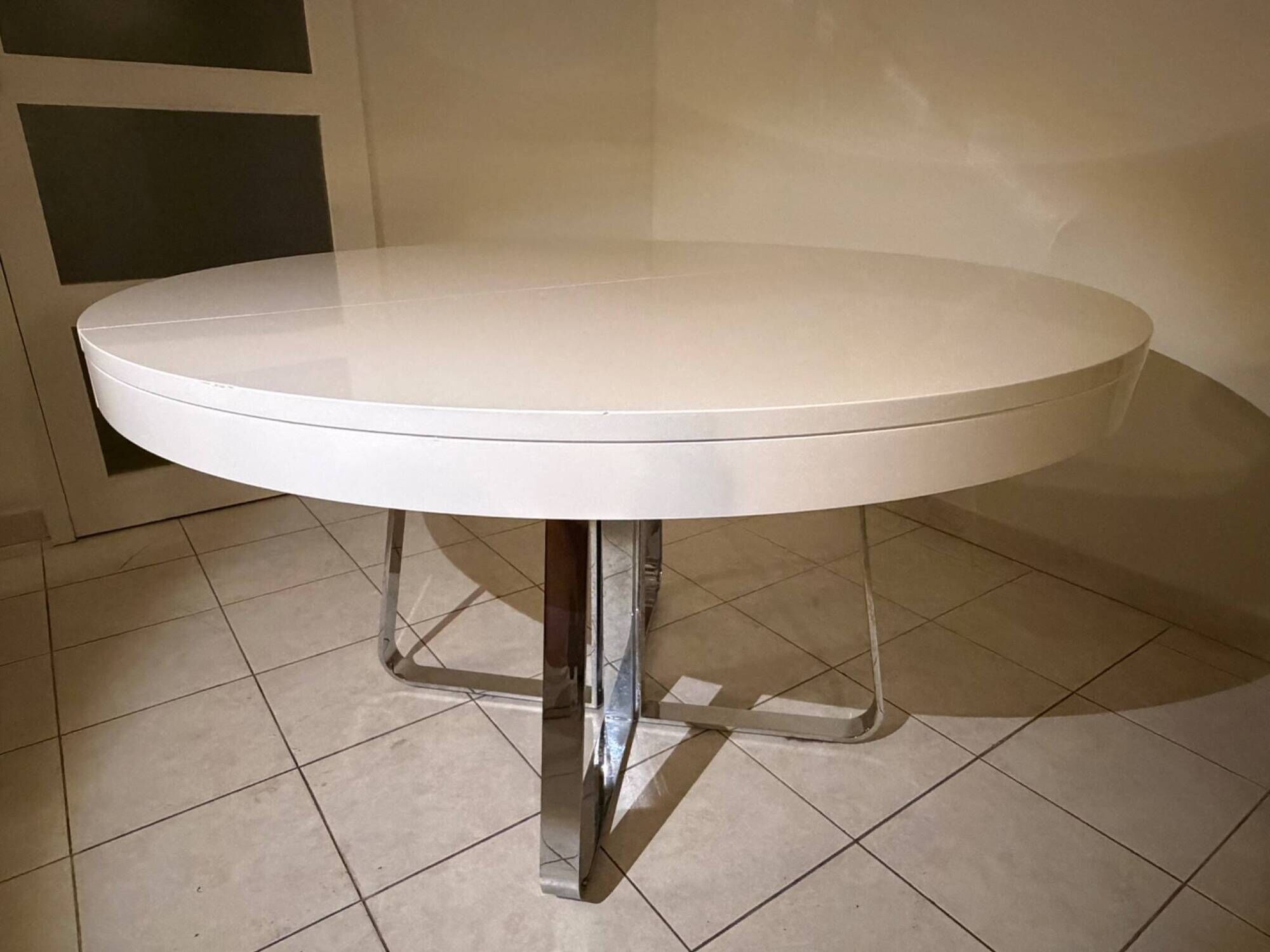 Ligne Roset AVA Ø130 extendable – white lacquer – chrome base
