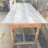 Community table