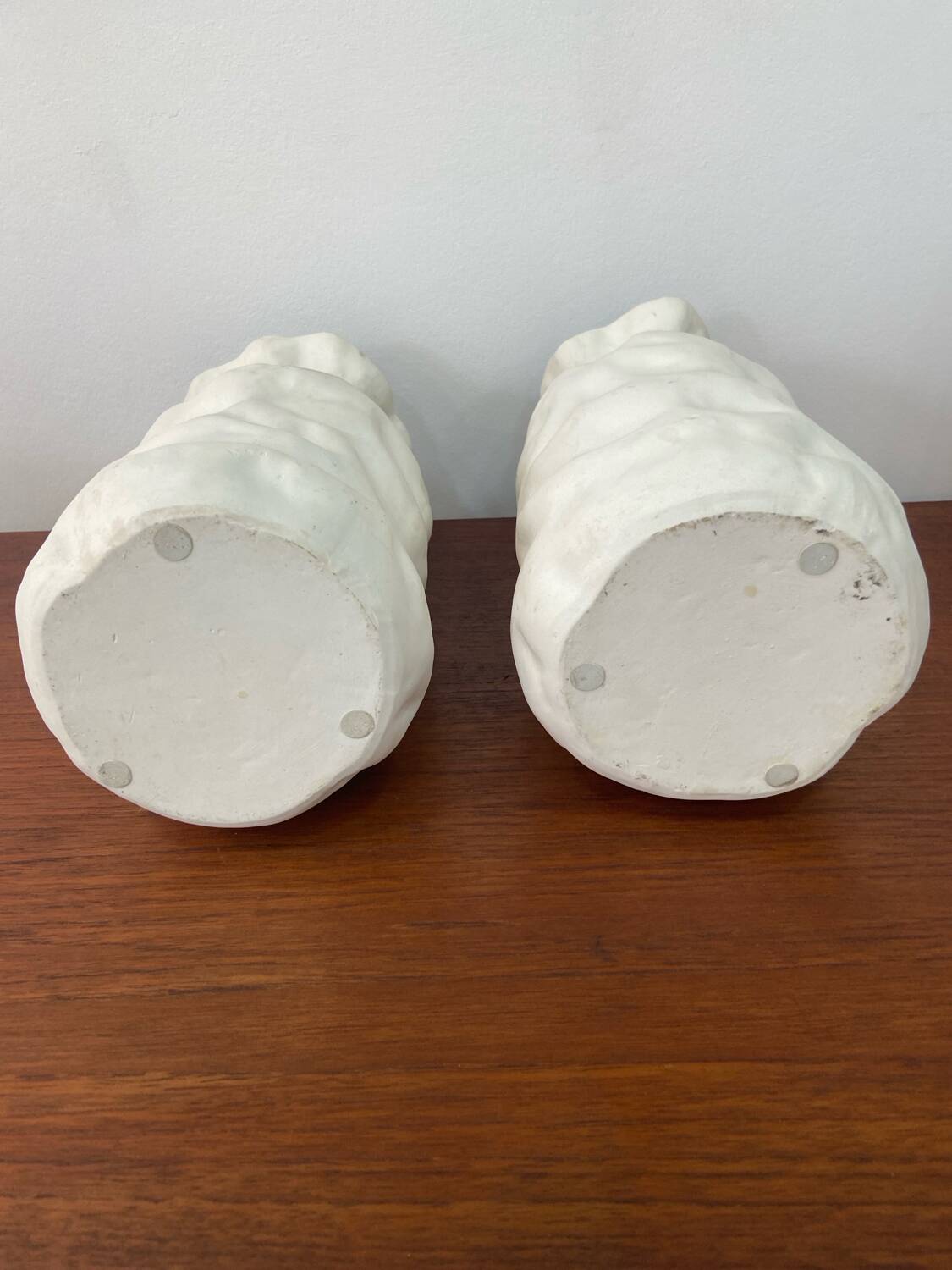 Paire de vases blancs