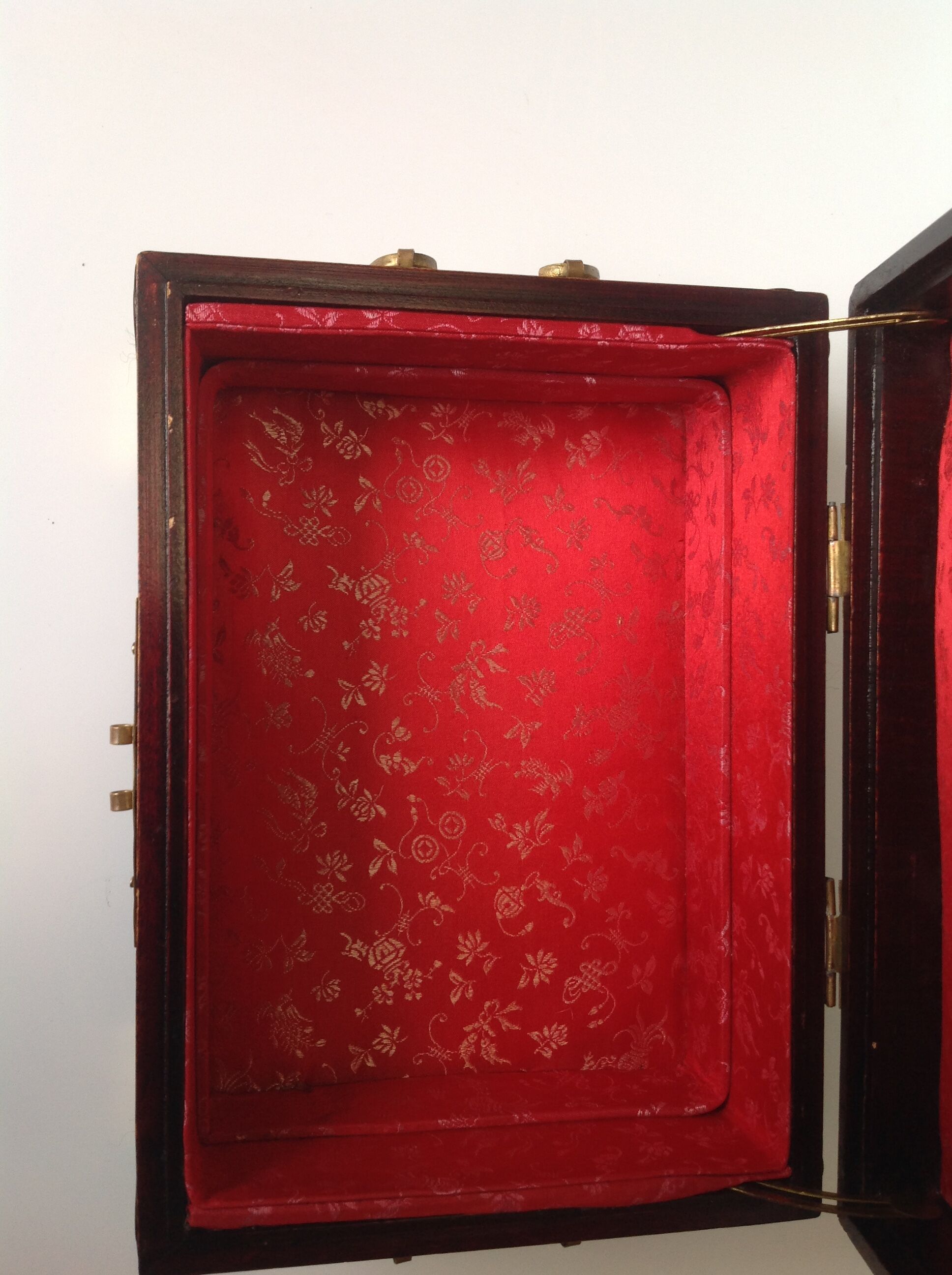 Boite a bijoux chinoise pIerre de jade bois acajou laiton