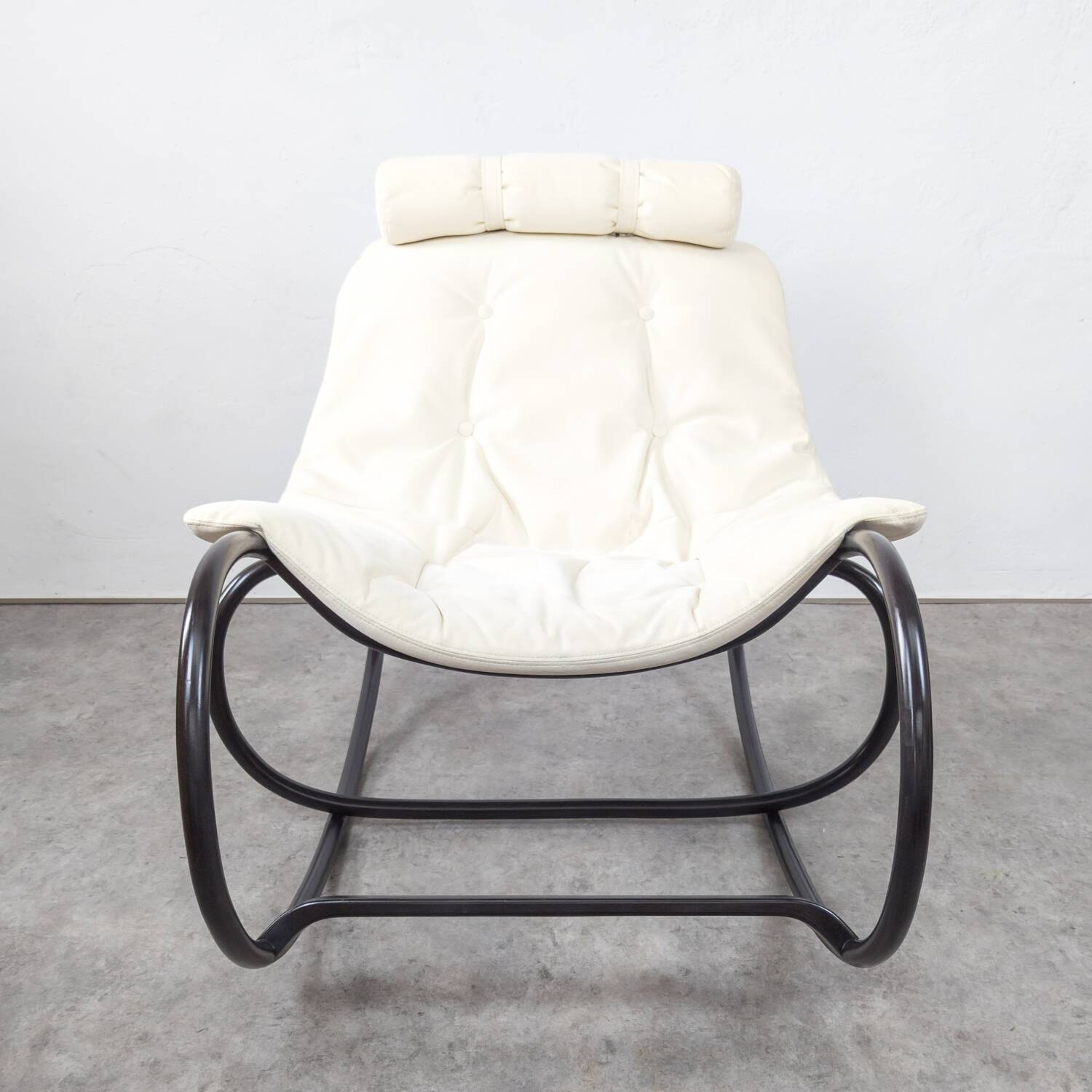 Fauteuil à bascule en bois courbé "Wave" par Michal Riabic pour TON