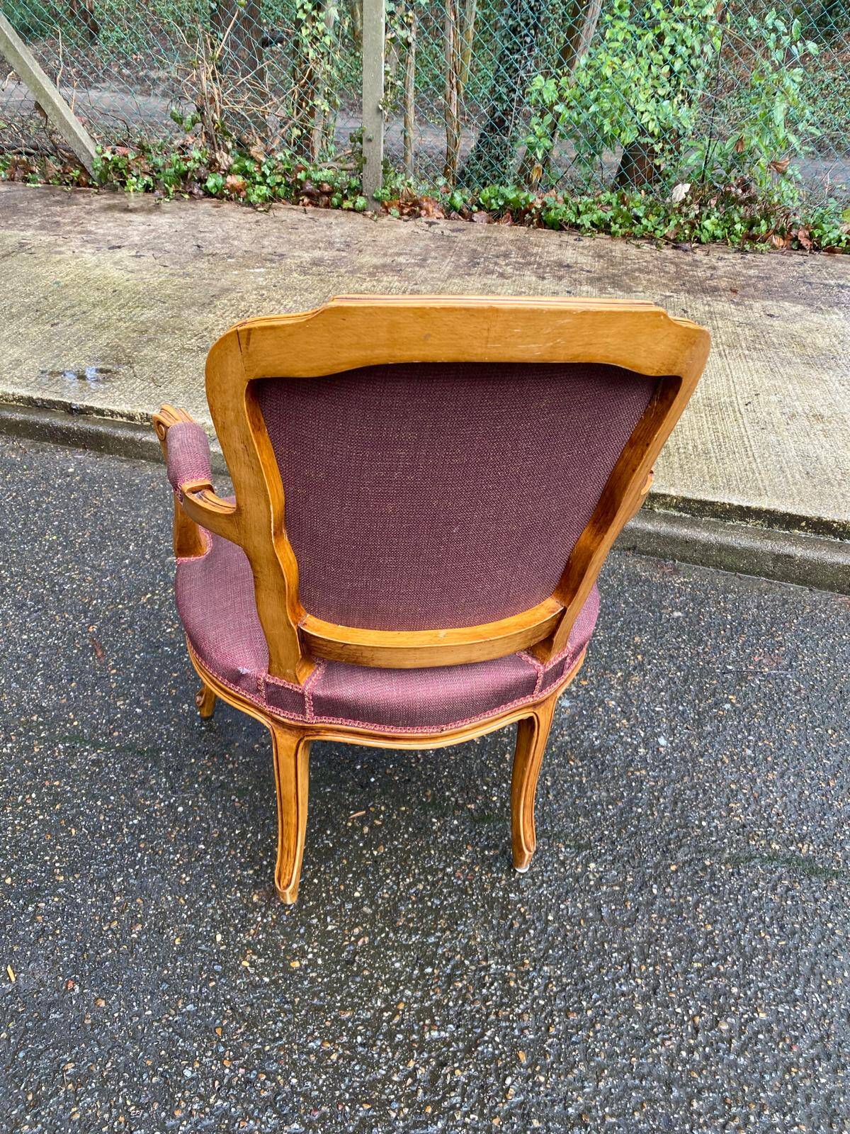 Louis XV armchair in solid wood and burgundy fabric