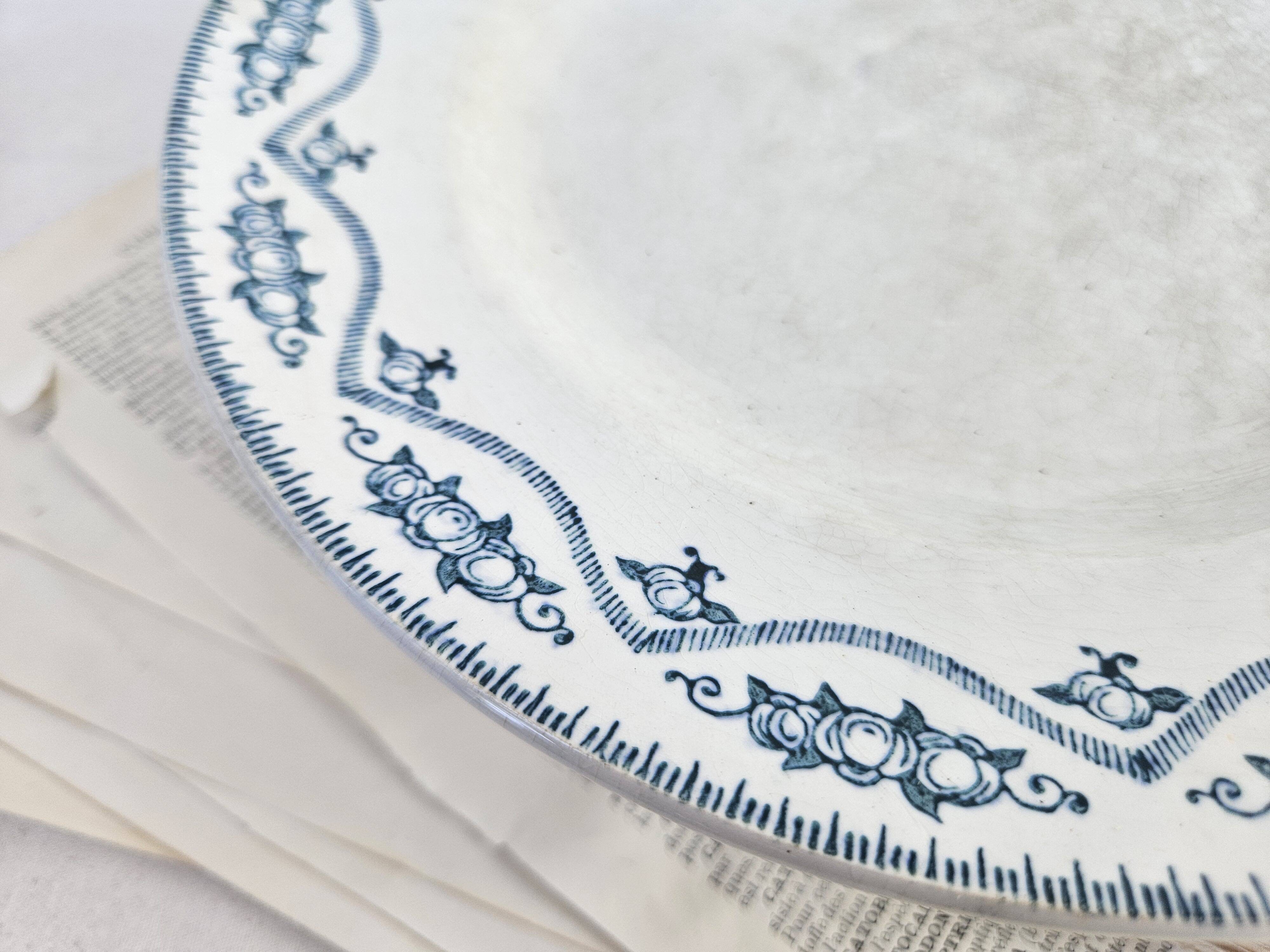 Cup on pedestal Saint Amand ironstone