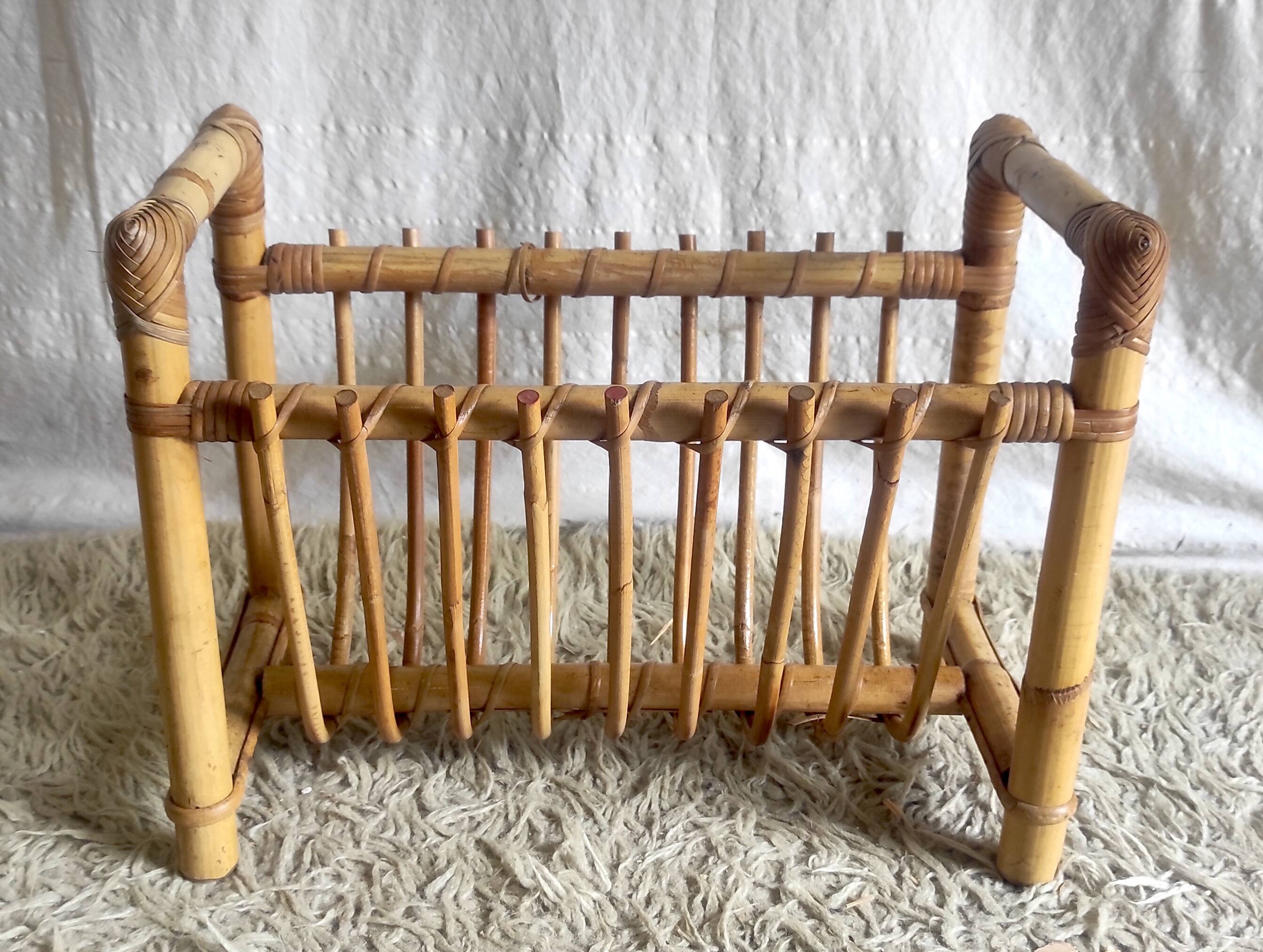 Rattan magazine rack - 60s/70s