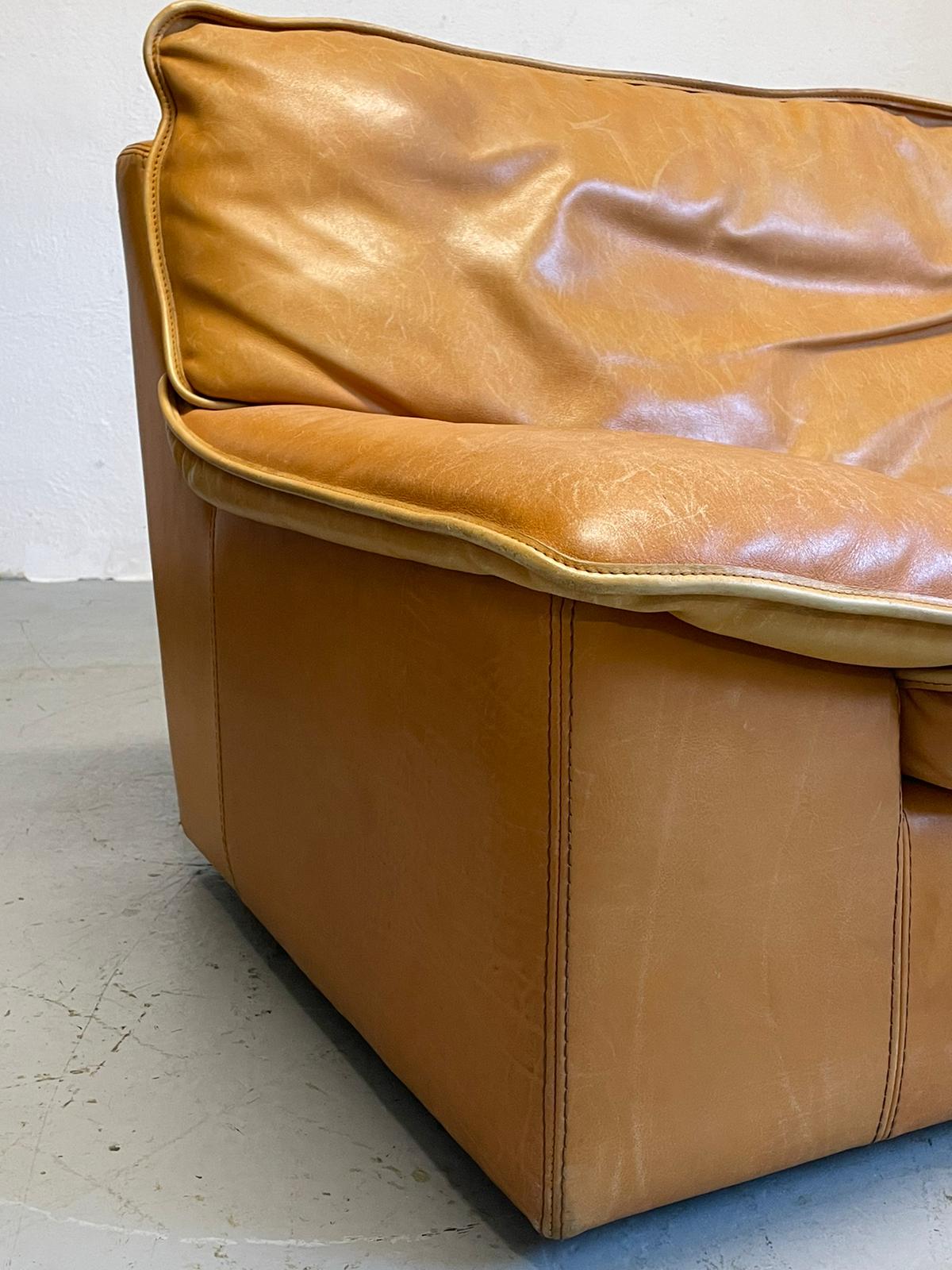 Canapé en cuir marron Roche Bobois