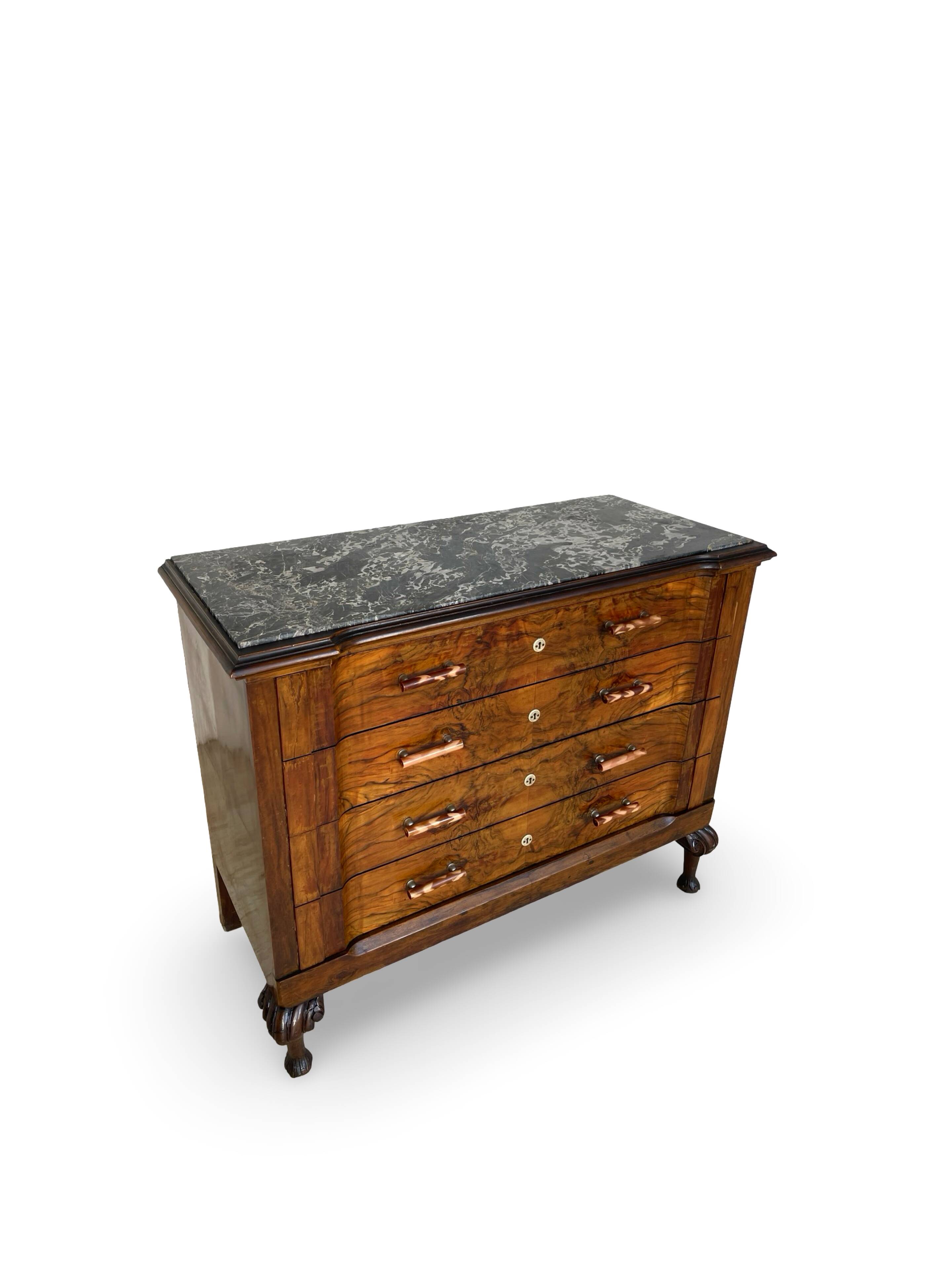 An Italian chest of drawers from the 1940s.