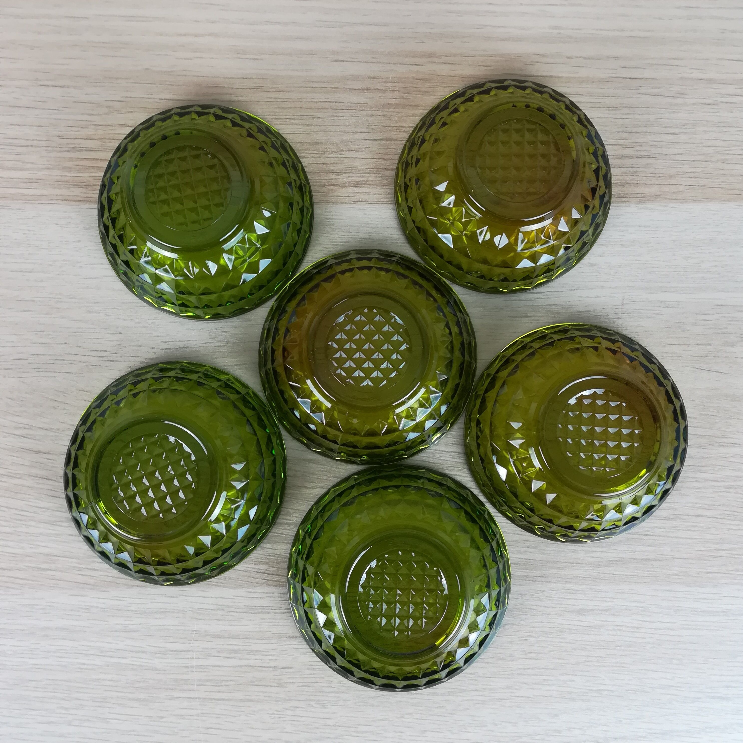6 amber green cups
