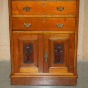 Commode haute victorienne en noyer avec galerie bronzée