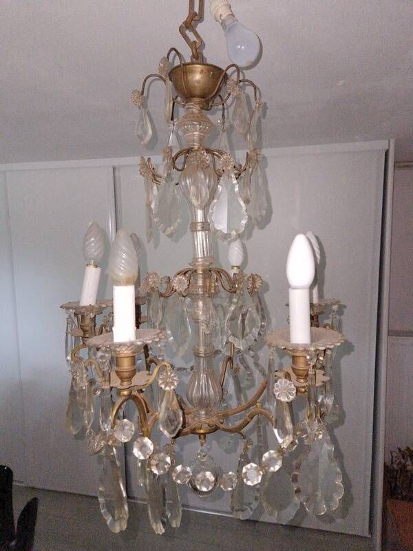 Brass chandelier with glass shaft, crystal tassel plates and daggers - 6 lights