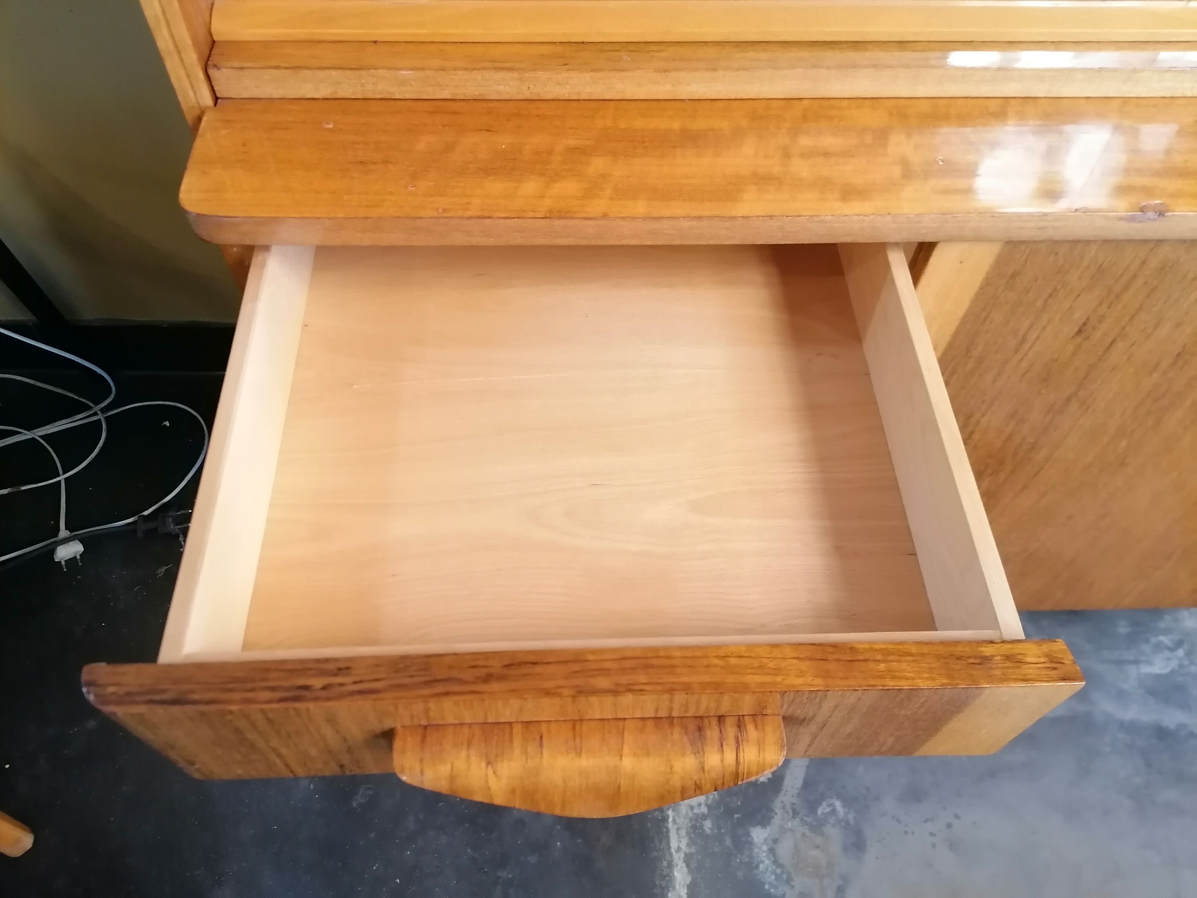 Buffet scandinave vintage en bois, bahut vitrine tchèque, meuble bar années 60