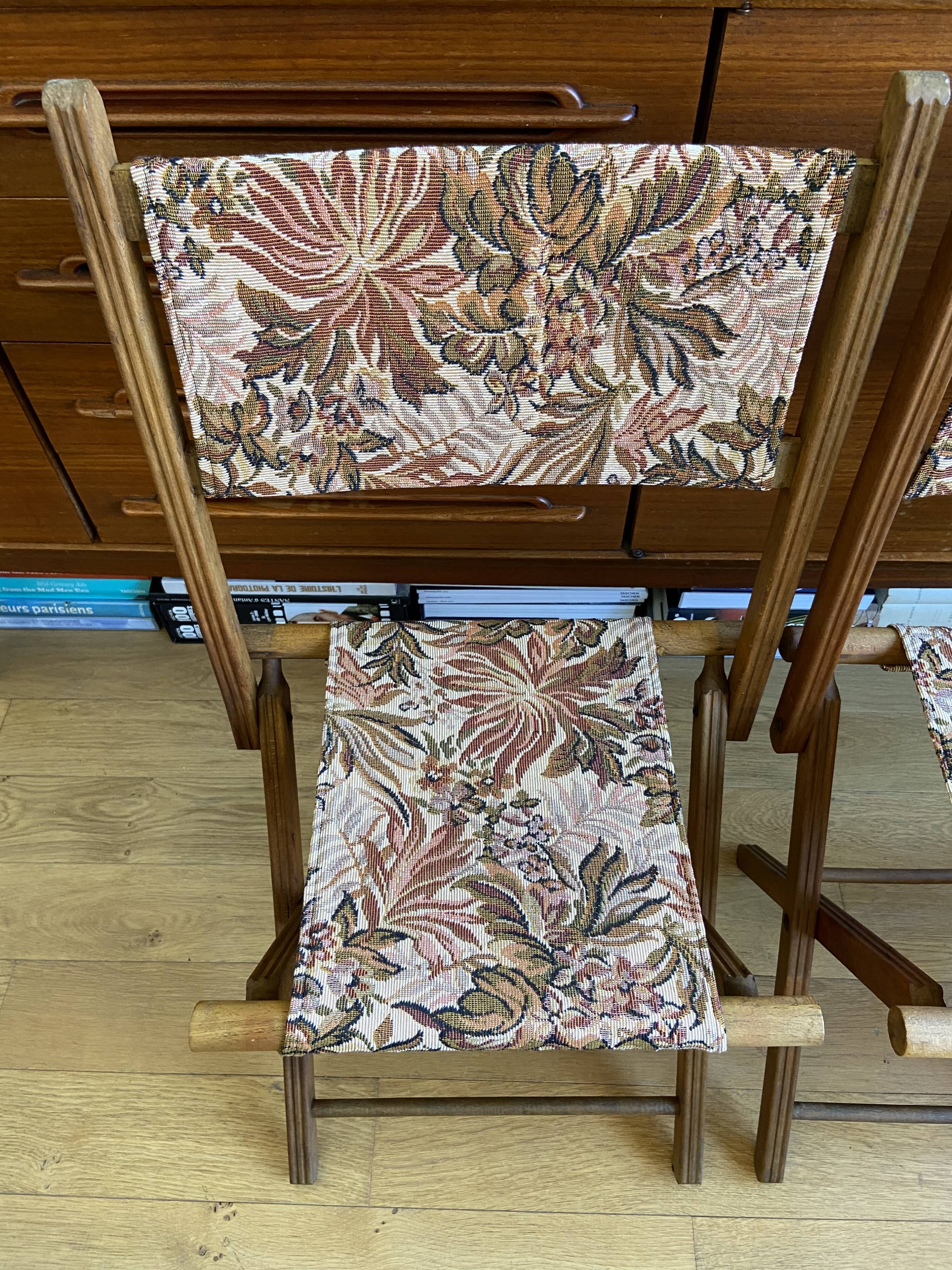 Pair of folding chairs